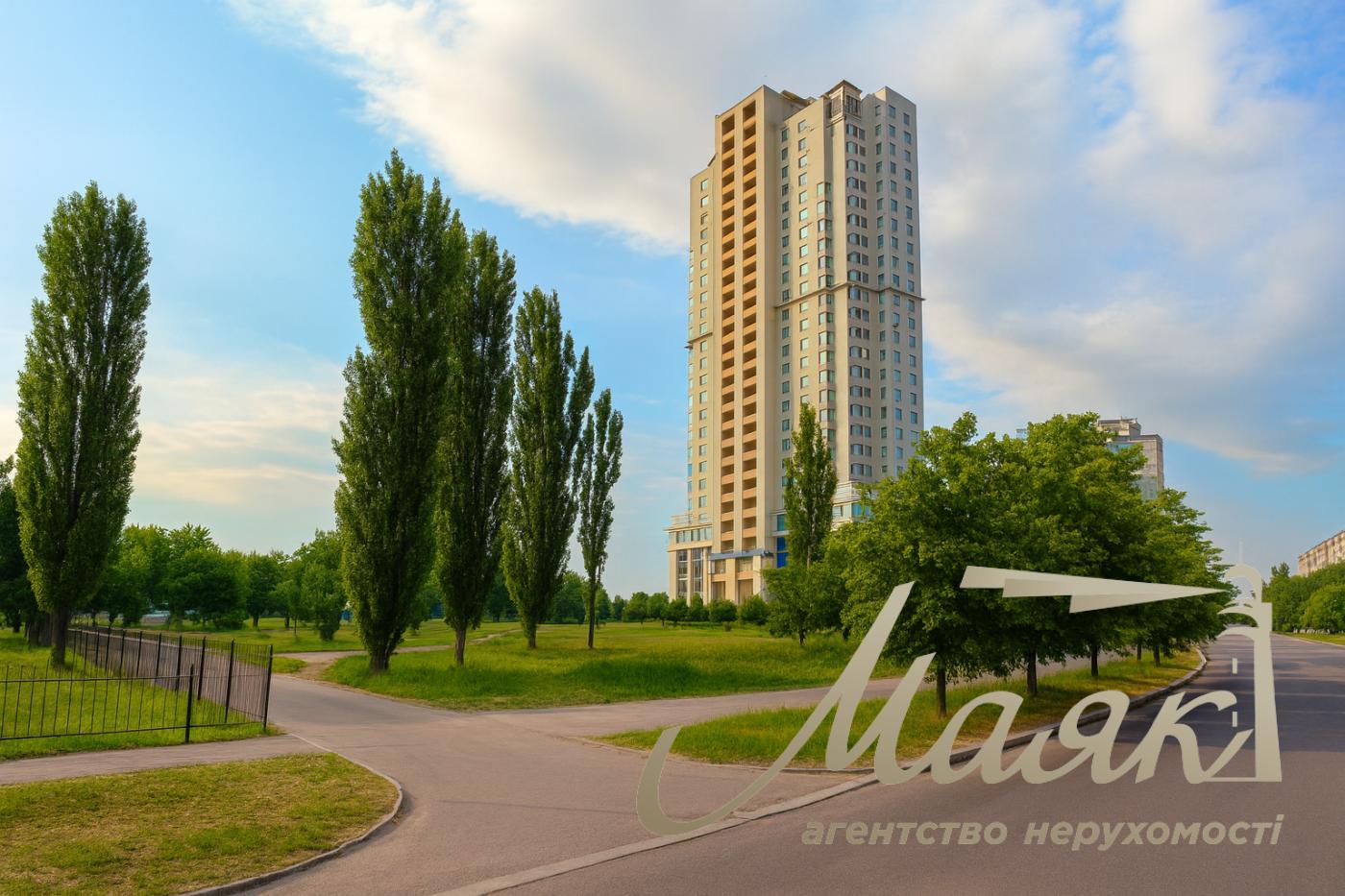 Land for sale commercial land, 13 sotok , Tychyna Pavel Ave, Kiev