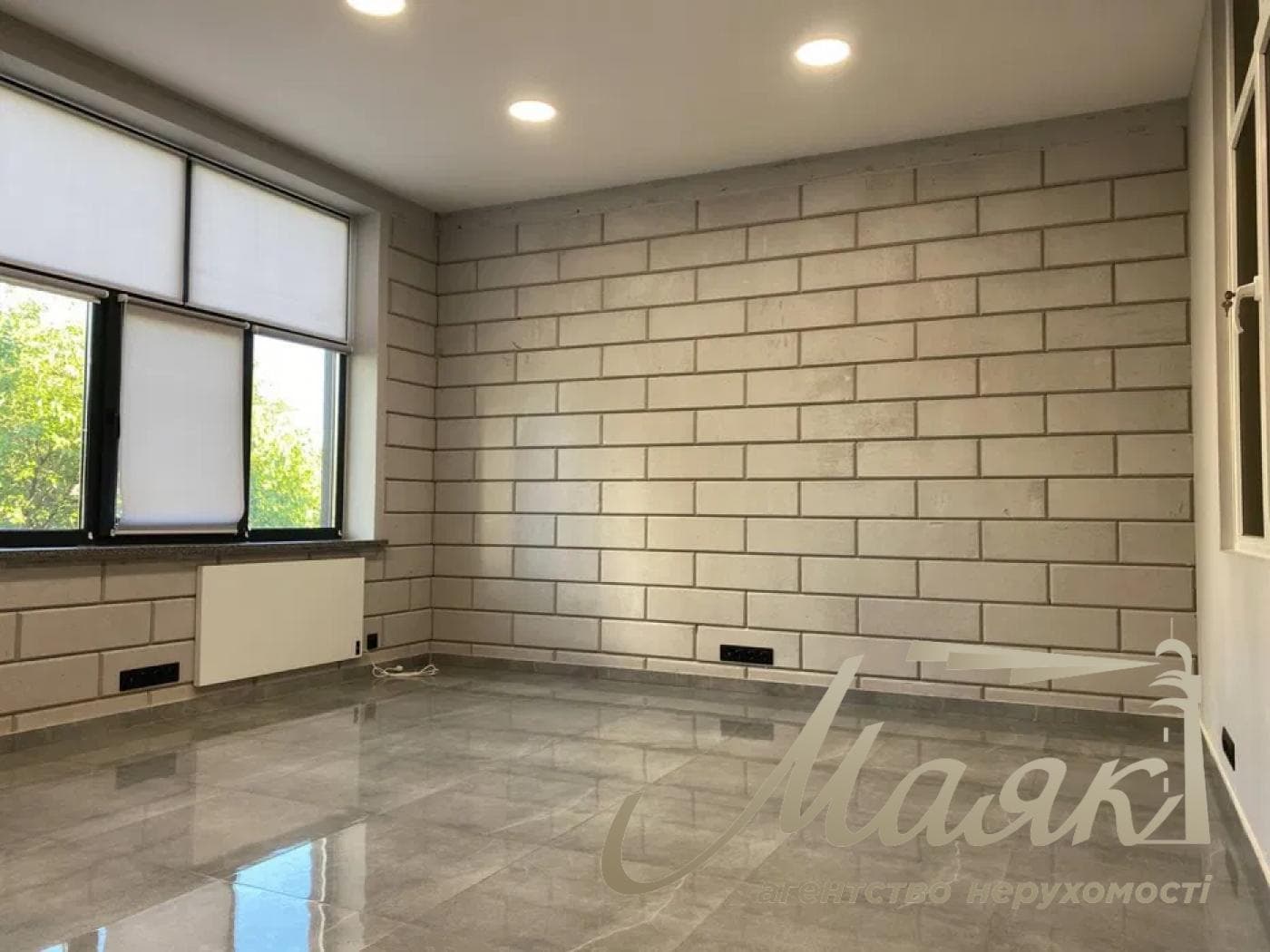 Оренда окремої будівлі площею 750 м² під офіс поруч із станцією метро «Осокорки», Дарницький район