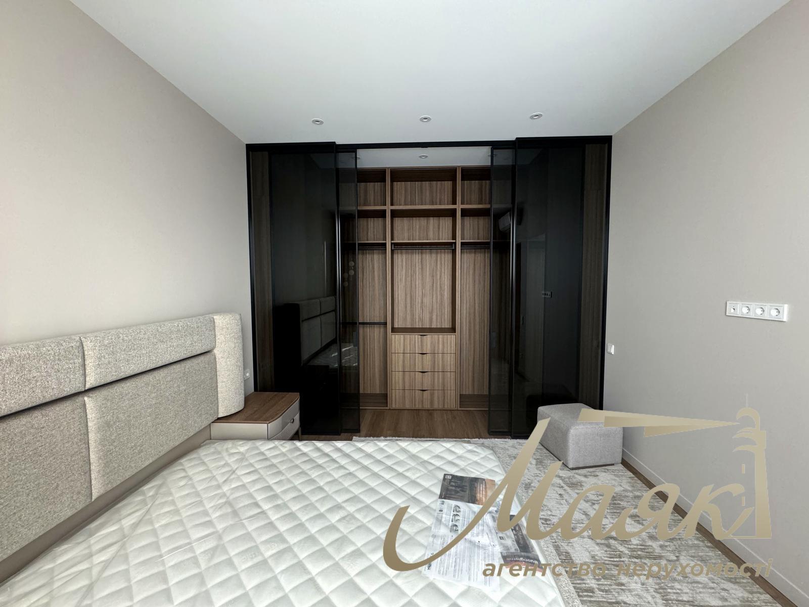 Rent 2-bedroom apartment in LCD Triiinity str.Vasylia Tyutyunnika 43