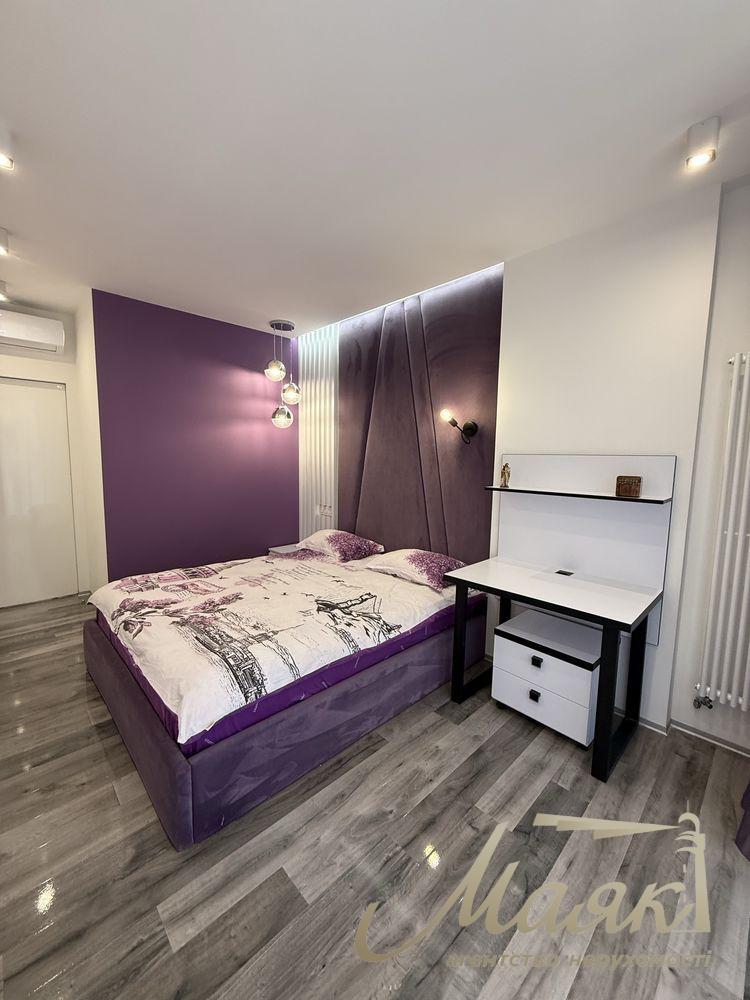 Rent 2-bedroom apartment 90 m2 LCD New York, New York, Antonovicha str. 74