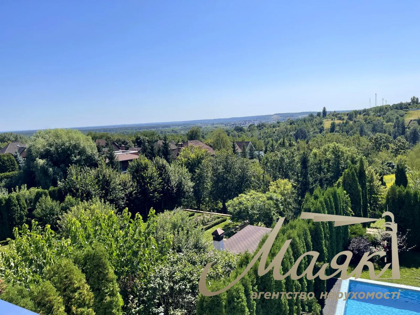 Оренда двоповерхового будинку 435 м² у с. Лісники, КМ "Зелений Гай".