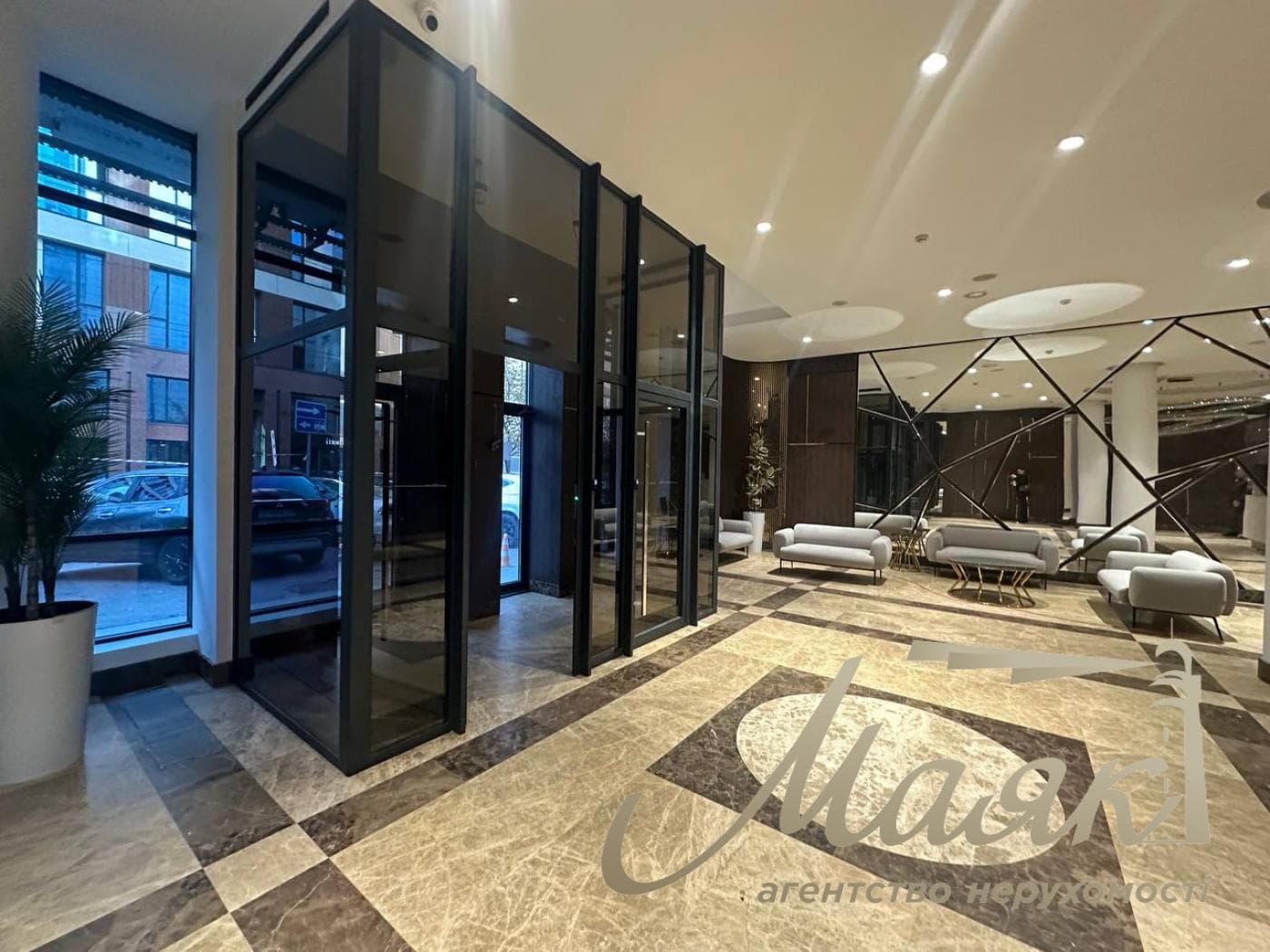 Оренда офісу площею 500 м² на провулку Крестовому, 2, Арсенальна.