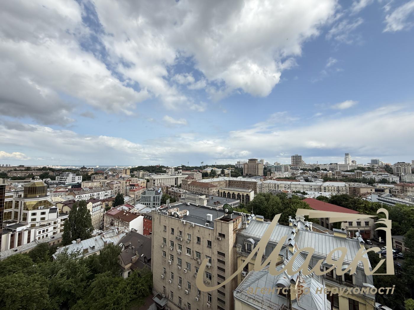 Аренда видовой 3к квартиры 245 кв. м на ул. Паторжинского 14, Центр, Шевченковский район