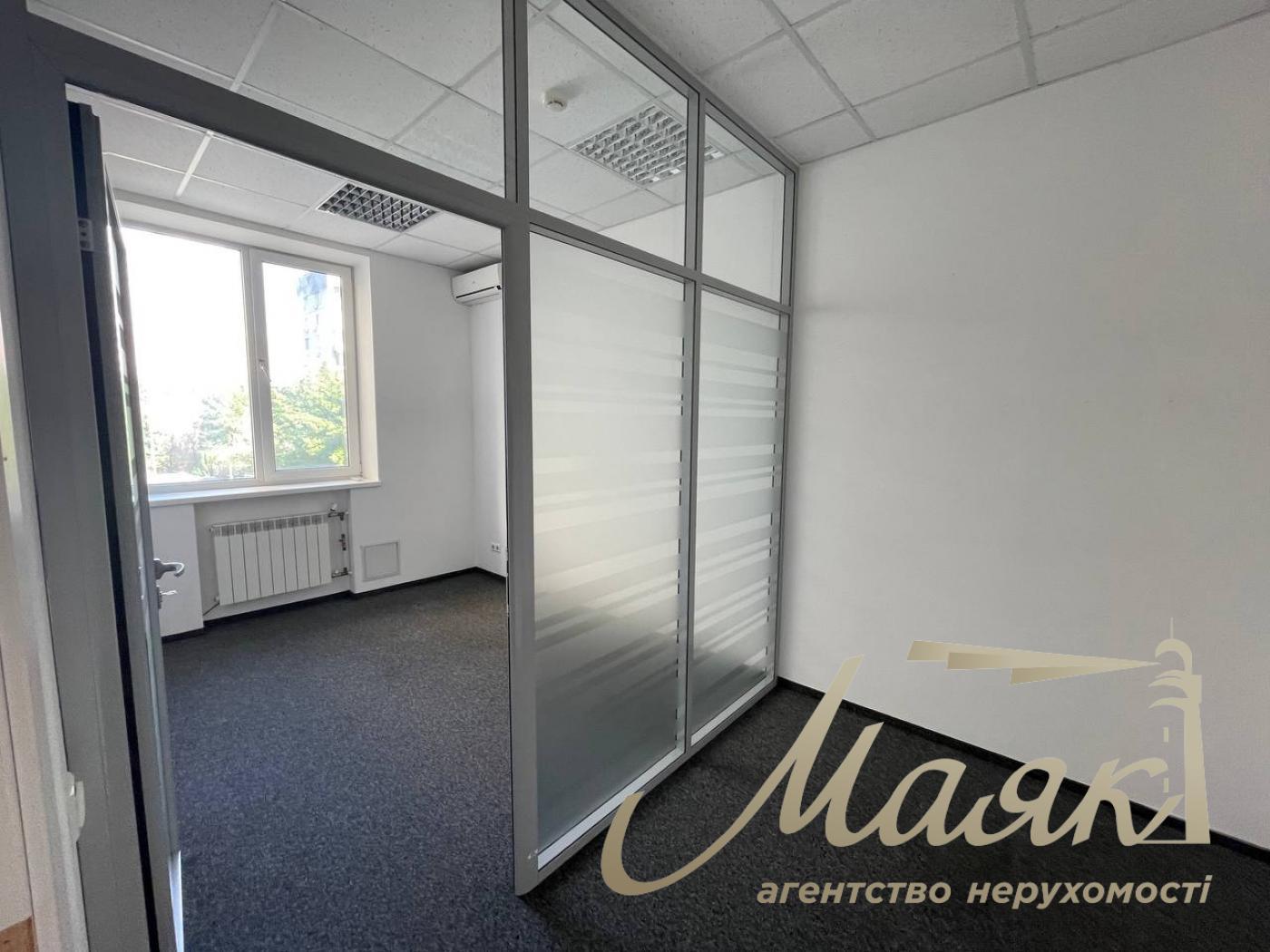 Аренда офисного помещения 380м2 в центре, Лукьяновка