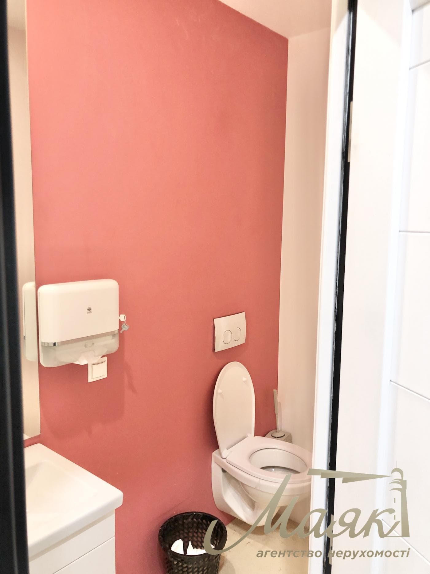 Rent office space 135 sq.m. sq. Vozdvizhenskaya 51A