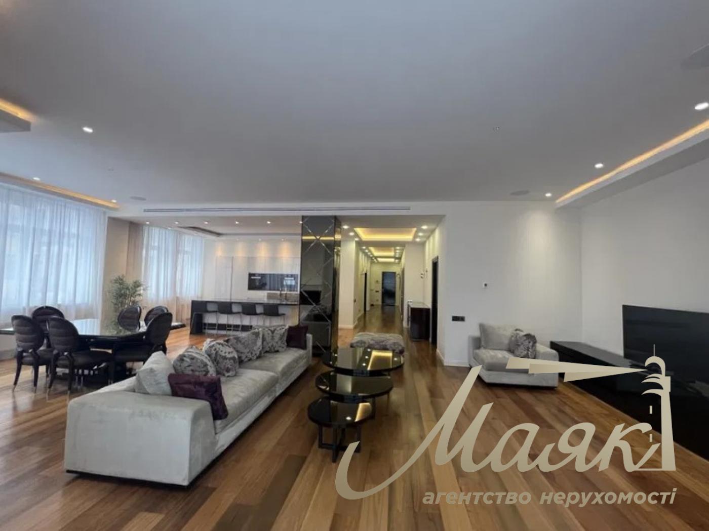 Rent 3-room apartment 198m2 st. Grushevskoho 9A