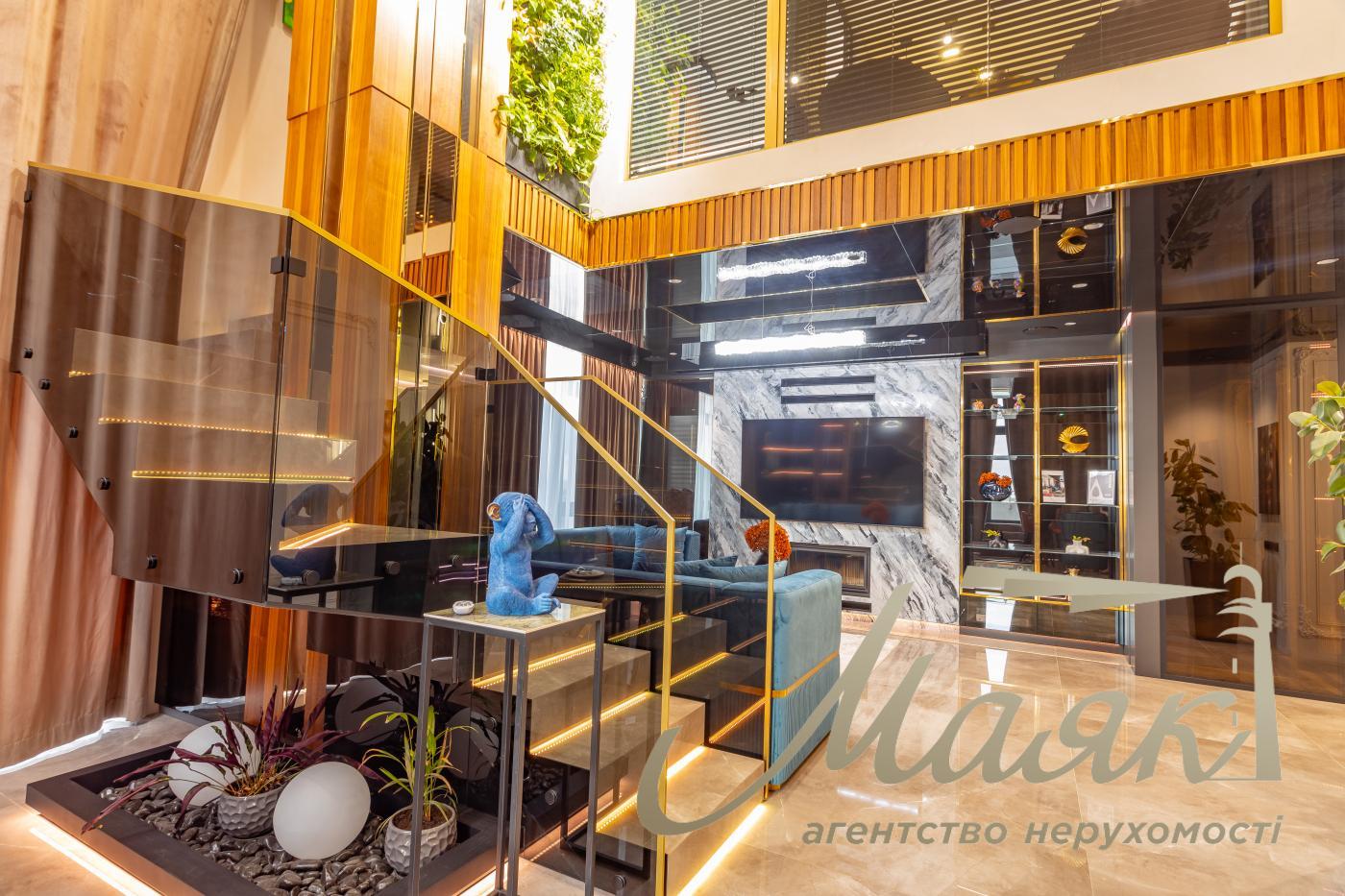 Продаж пентхауса 195 м² з терасою та дизайнерським ремонтом у ЖК Park Avenue VIP, Київ