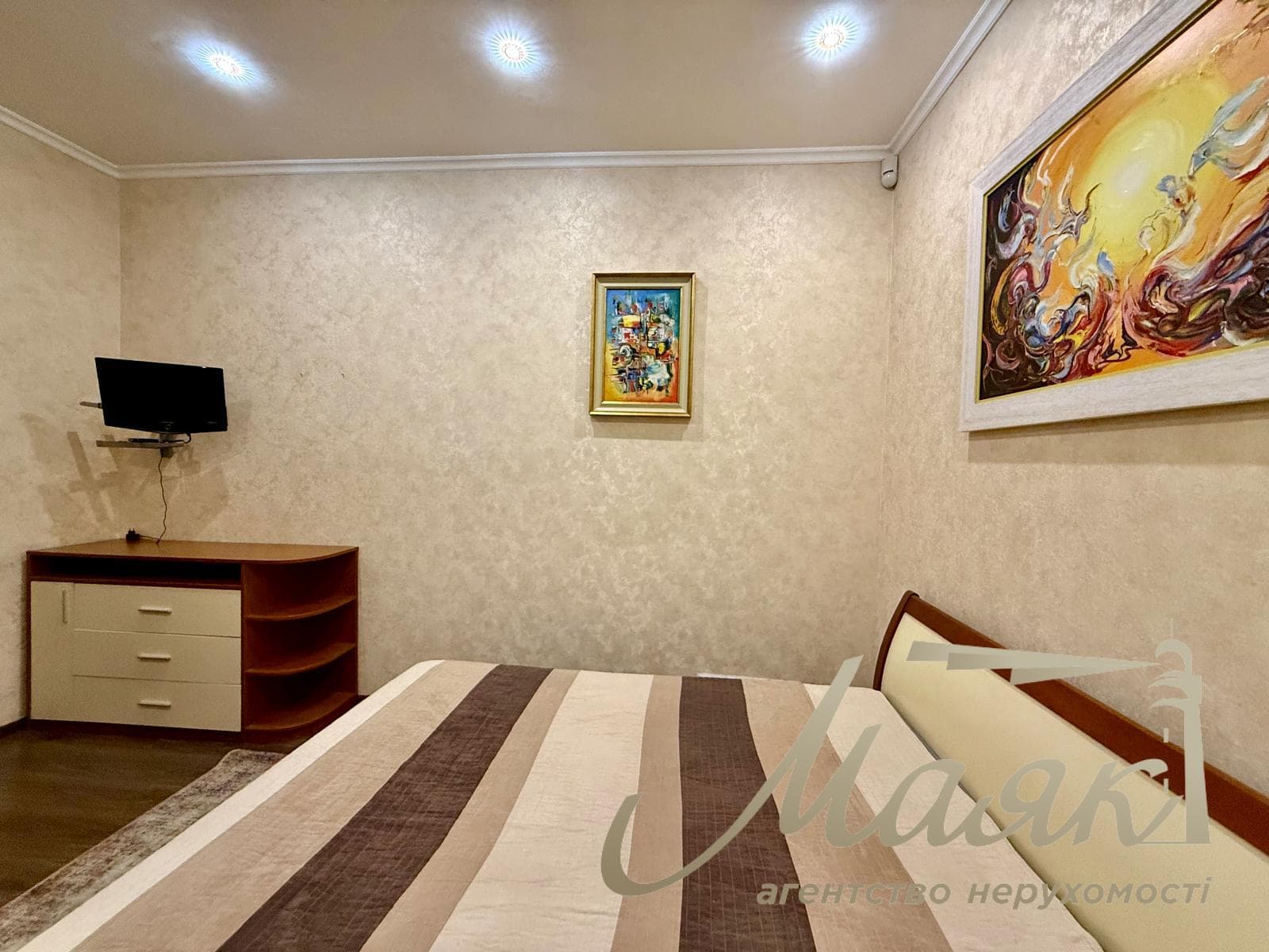 Оренда 3-кімнатної квартири площею 73 м² на вул. Саксаганського, 131-А, станція метро «Університет»