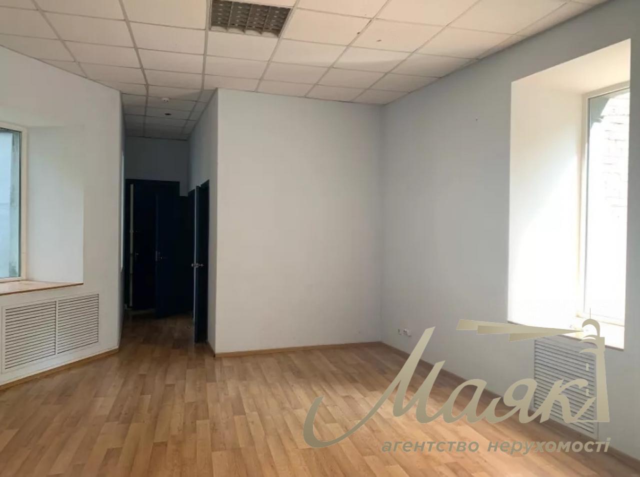Office building with renovation for sale on Bolshaya Zhitomirskaya street! Business center of the city. Kyiv