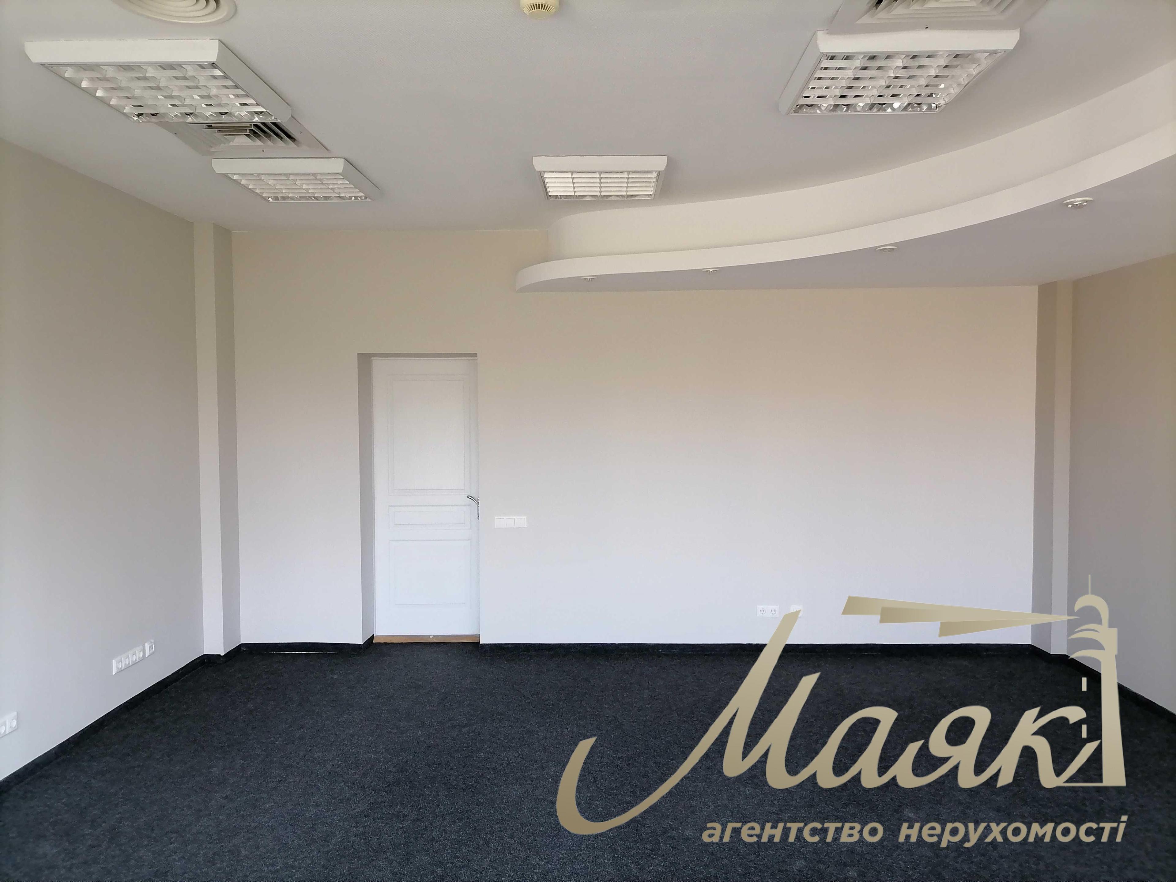 Аренда офисного помещения 636 м2 в БЦ, метро Голосеевская