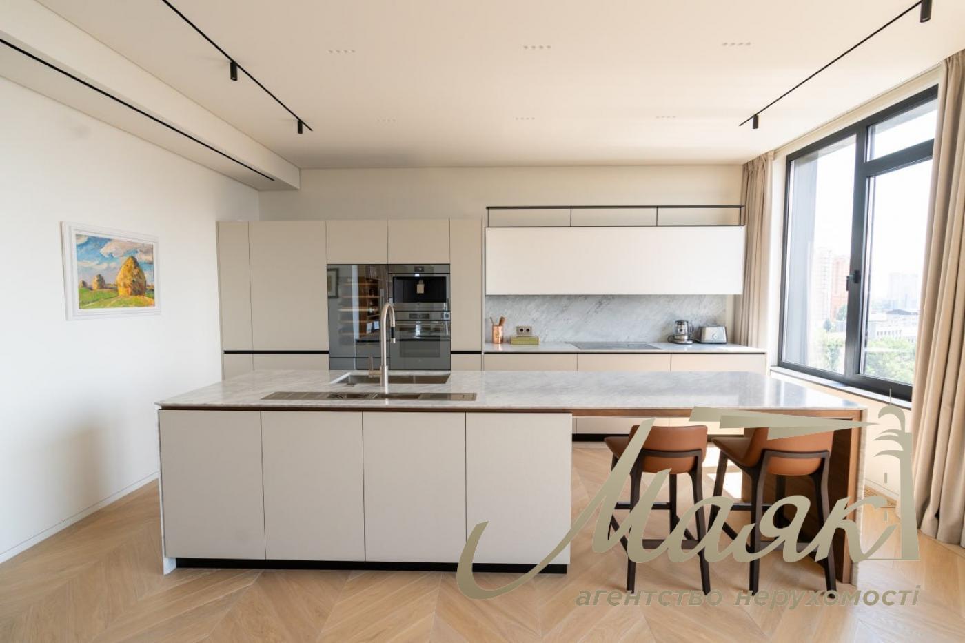 Rent 4 room apartment in LCD LCD Tetris Hall, Delovaya street, Pechersk, Kiev