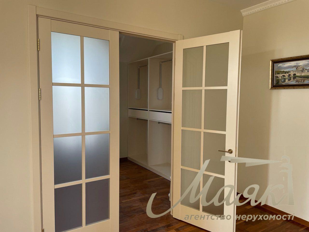 Продаж 2-х поверхового будинку 384.2м2, Лісники