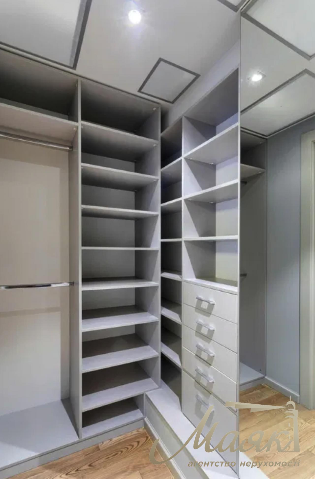 Sale of 3-room apartment Shota Rustaveli street
