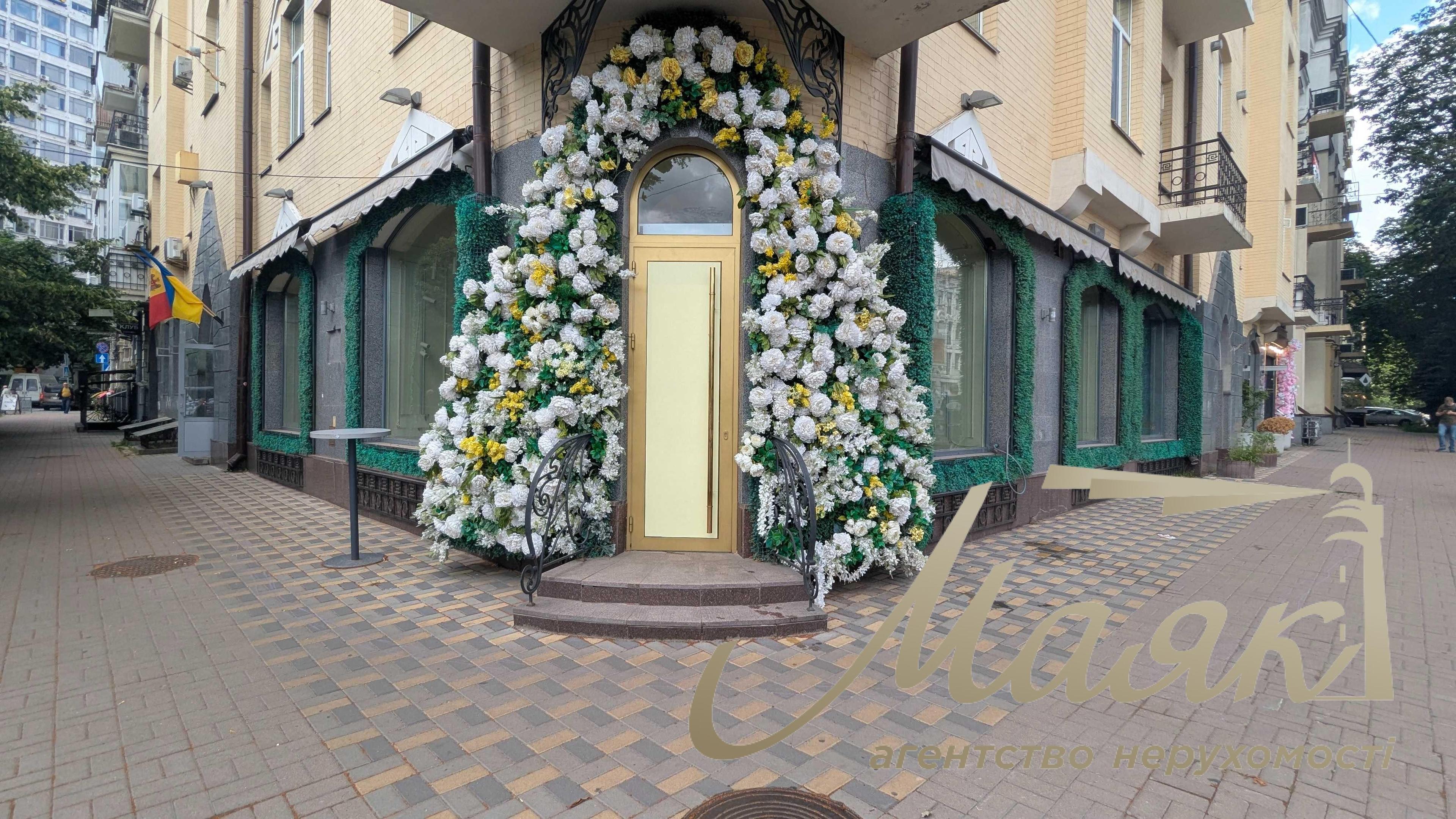 Аренда фасадного помещения под ресторан, салон, шоу-рум, Мазепы 18/19, Арсенальная