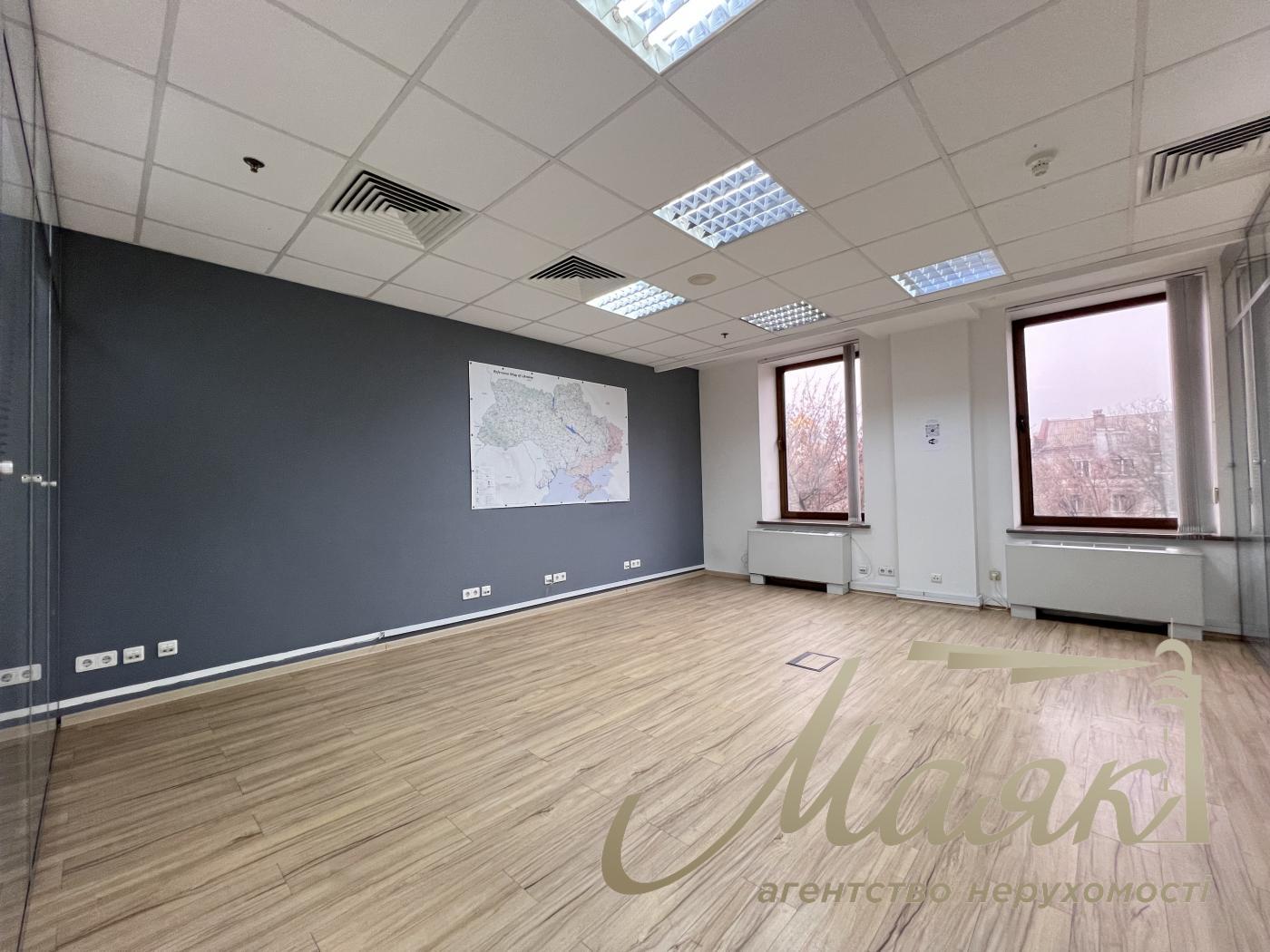 Оренда офісу 285 кв.м. в БЦ Леонардо вул.Богдана Хмельницького 52/17