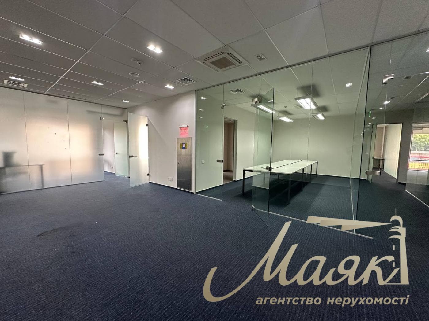 Аренда автономного офиса 962,1 м², ул. Антоновича, 118, Центр.