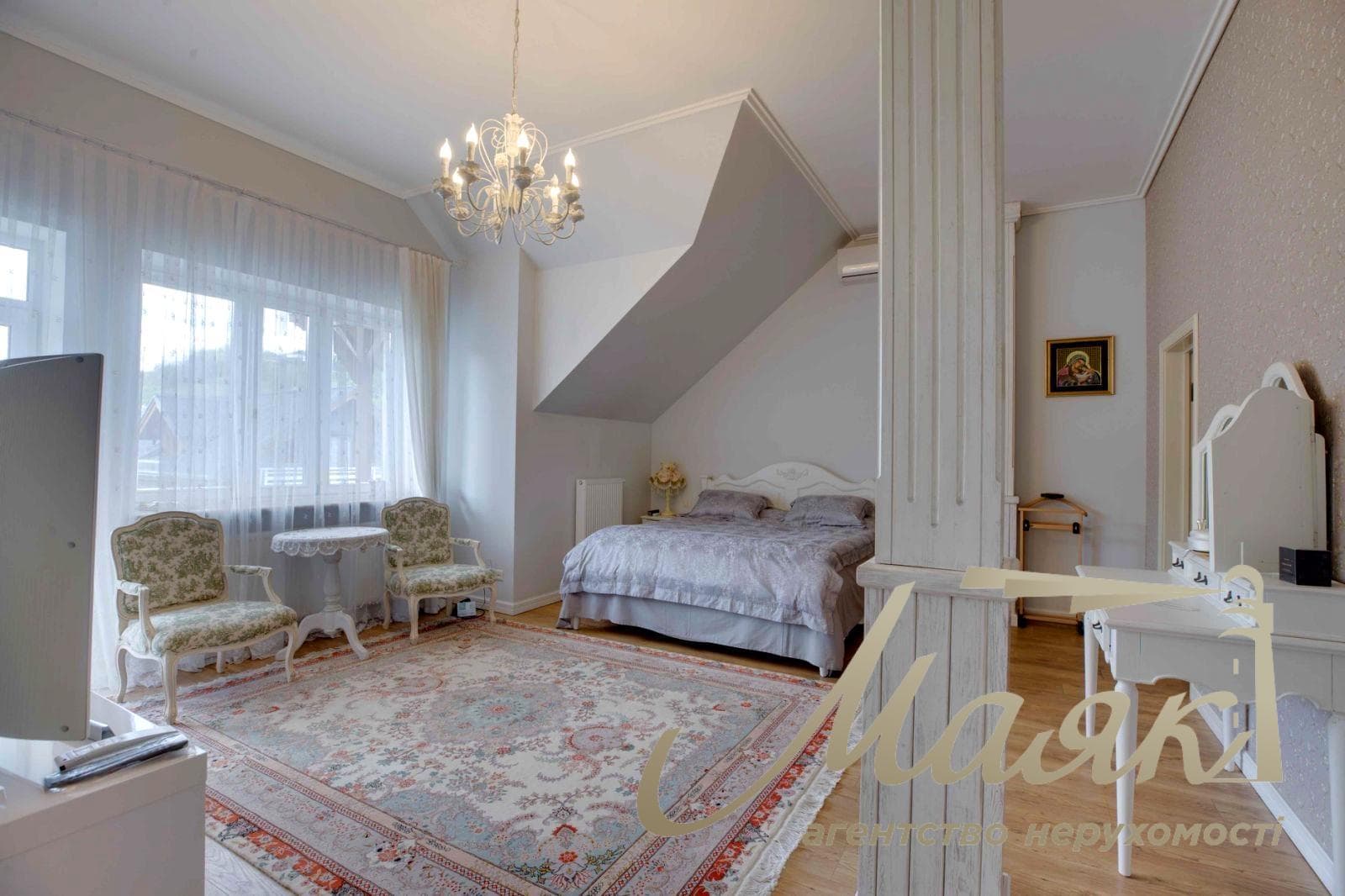 Продаж преміального домоволодіння в Лісниках, 770 м², 30 соток, Обухівський напрямок, Києво Святошинський район вул. Виноградна