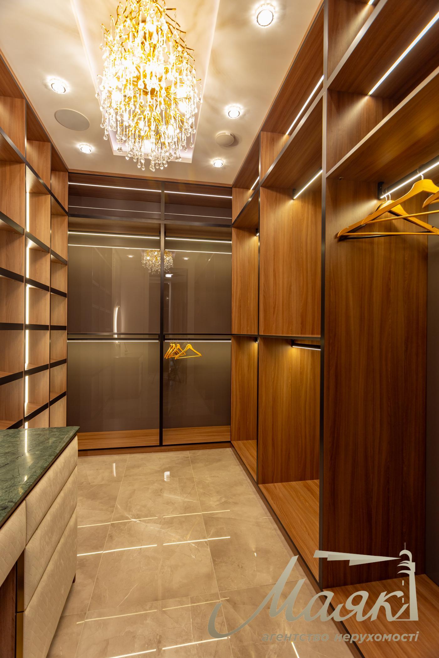 Продаж пентхауса 195 м² з терасою та дизайнерським ремонтом у ЖК Park Avenue VIP, Київ