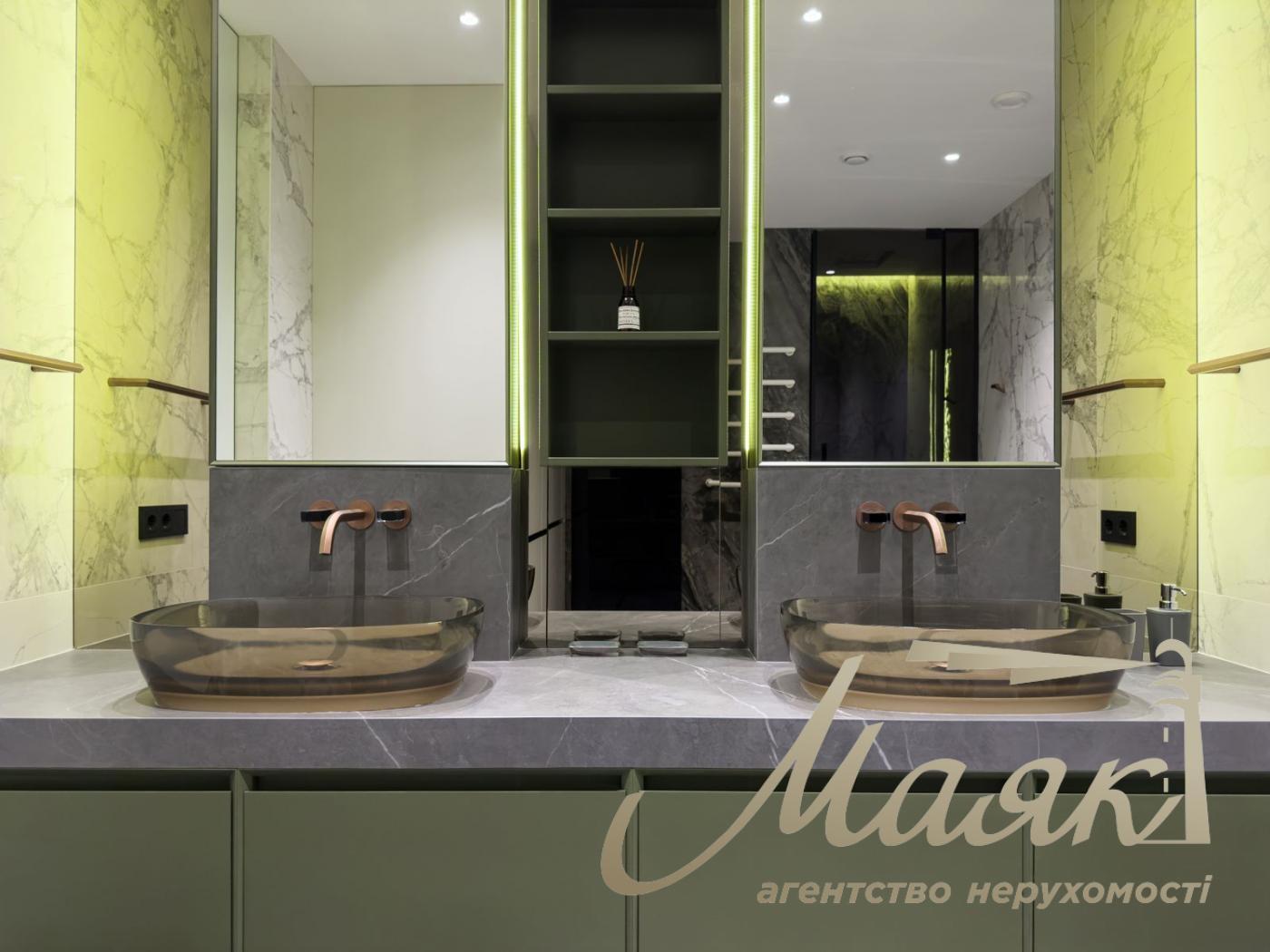 Rent of an exclusive apartment 300m2 in the residential complex Chicago Central house, Antonovicha st. (Gorky), 44