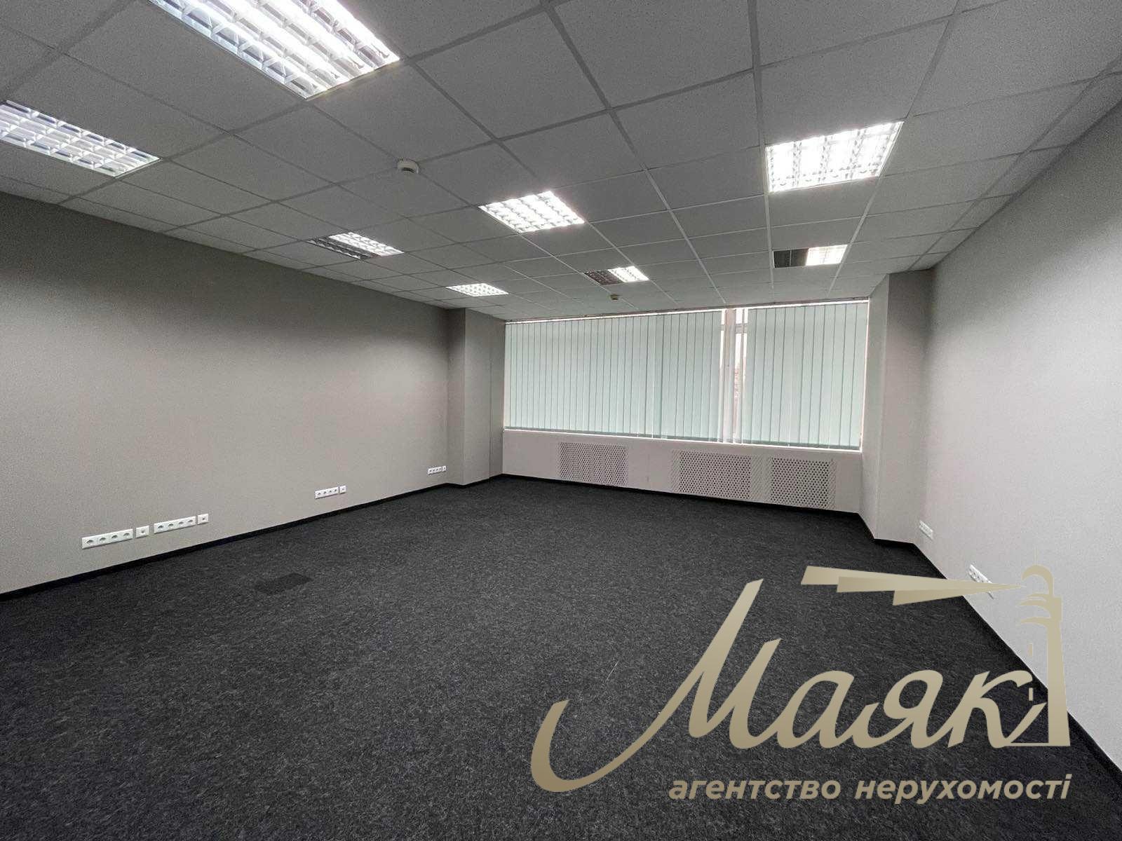Аренда офисного помещения 636 м2 в БЦ, метро Голосеевская