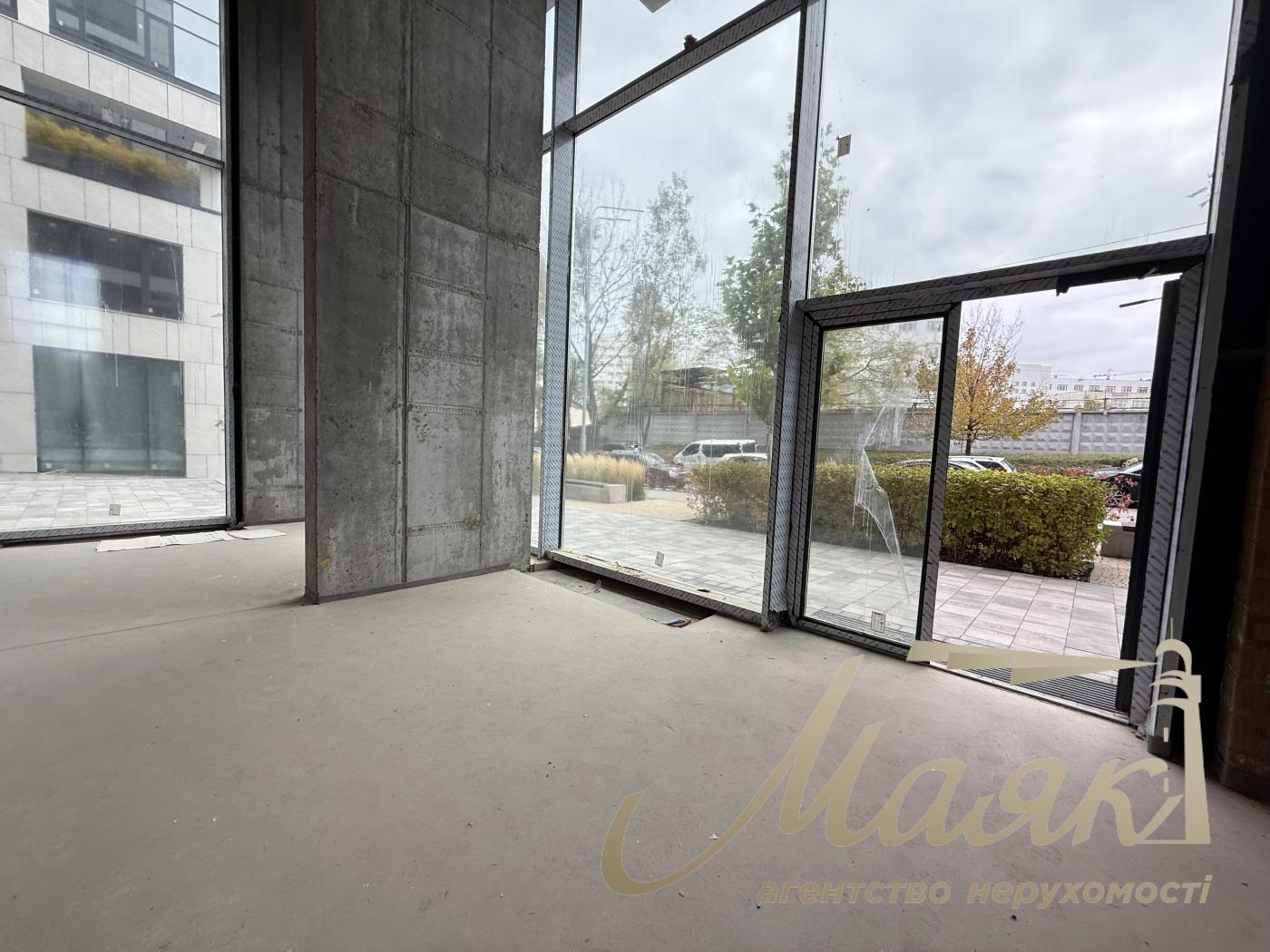 Продажа фасадного коммерческого помещения 244 м² в UNIT.Home, ул. Гарета Джонса/Семьи Хохловых, Шевченковский район.