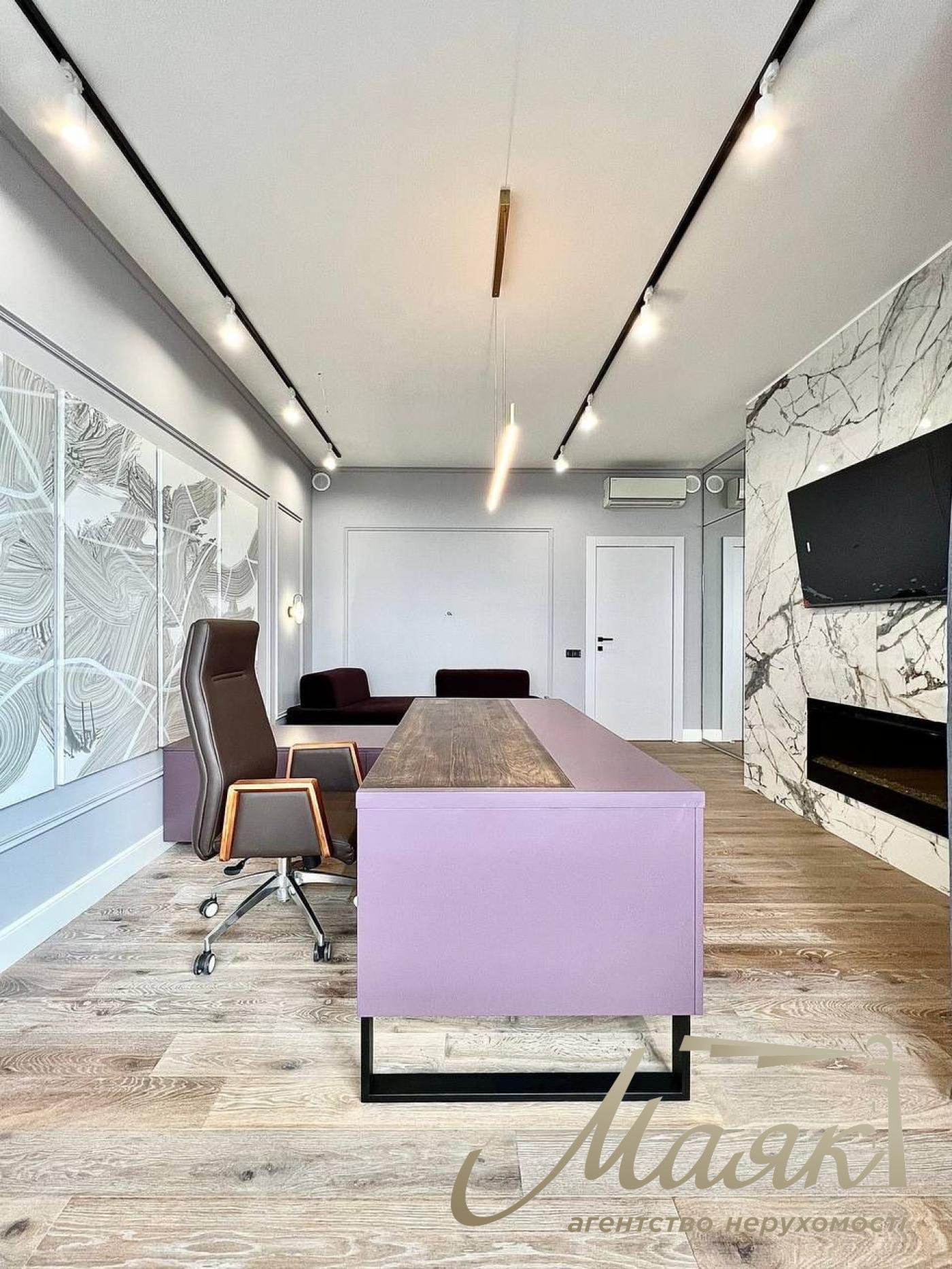 Sale of office with tenant Business Center Carnegie, Klovsky descent street