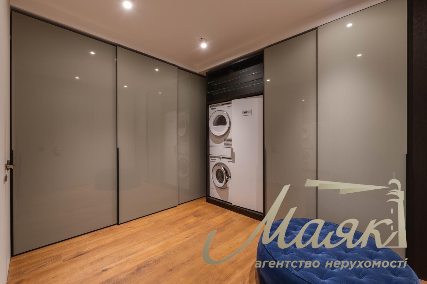 Продажа видовой однокомнатной квартиры,92 м2 в ЖК Бульвар Фонтанов Саперное Поле Печерск