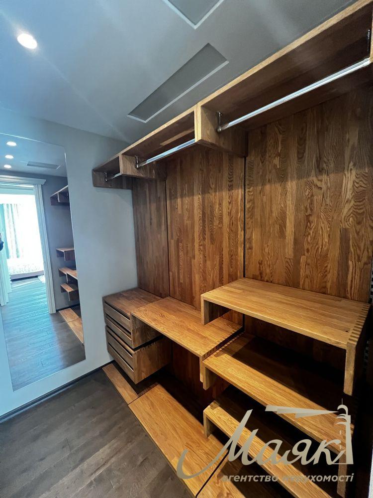 For sale 3-k apartment 120m2 in LCD "Novopecherskie Lipki" str. Andriy Verkhoglyada, 7, Pechersky district, Center.