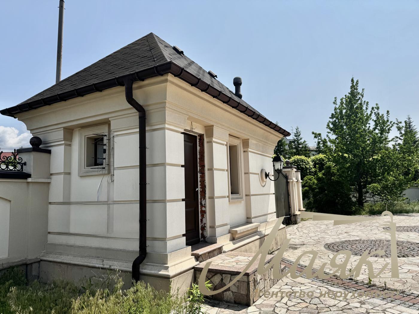 Продаж будинку біля води 1200 кв.м у Кончі-Заспі | Свій пляж і вихід до води