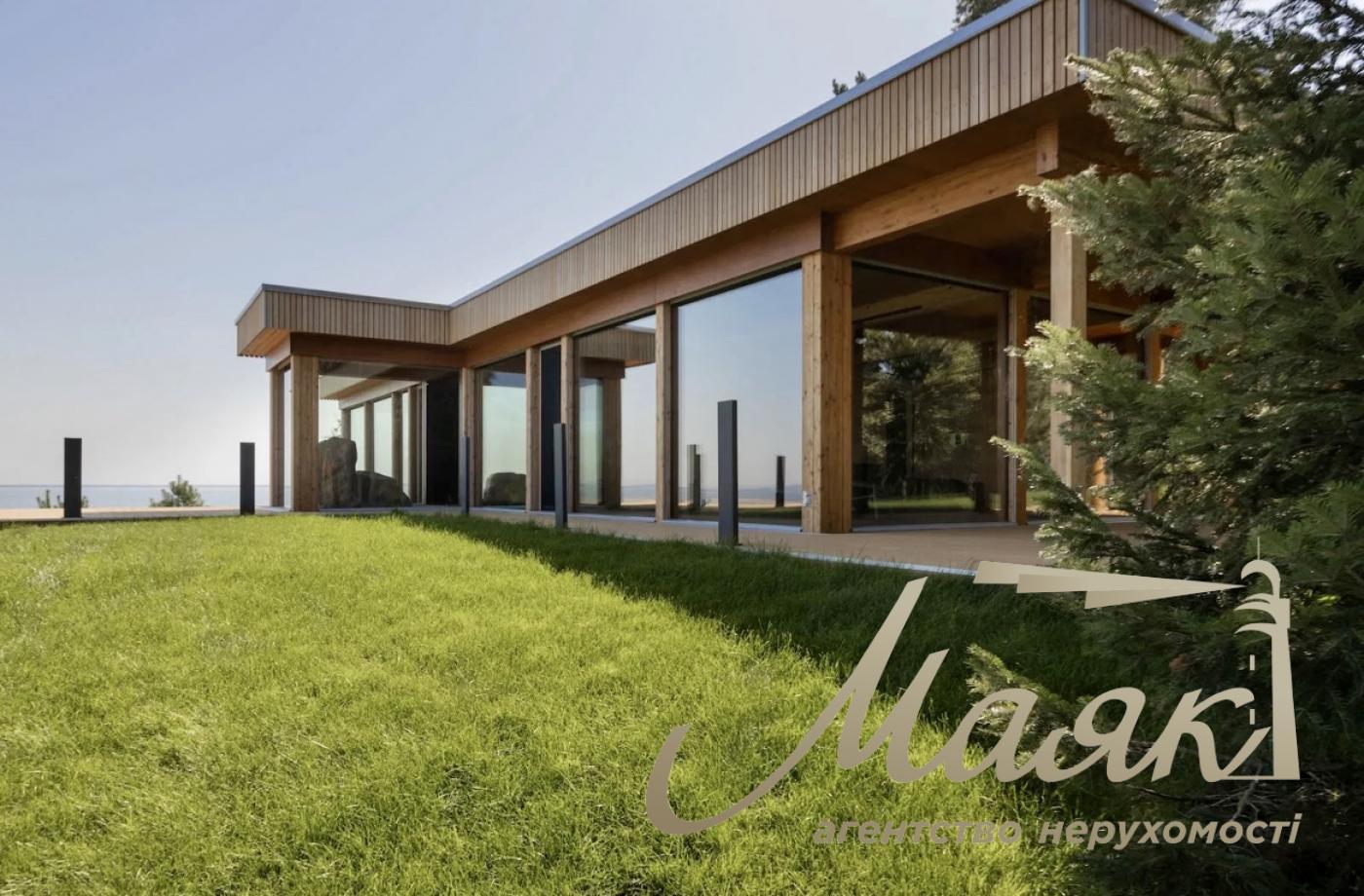 Продаж будинку Джеймса Бонда