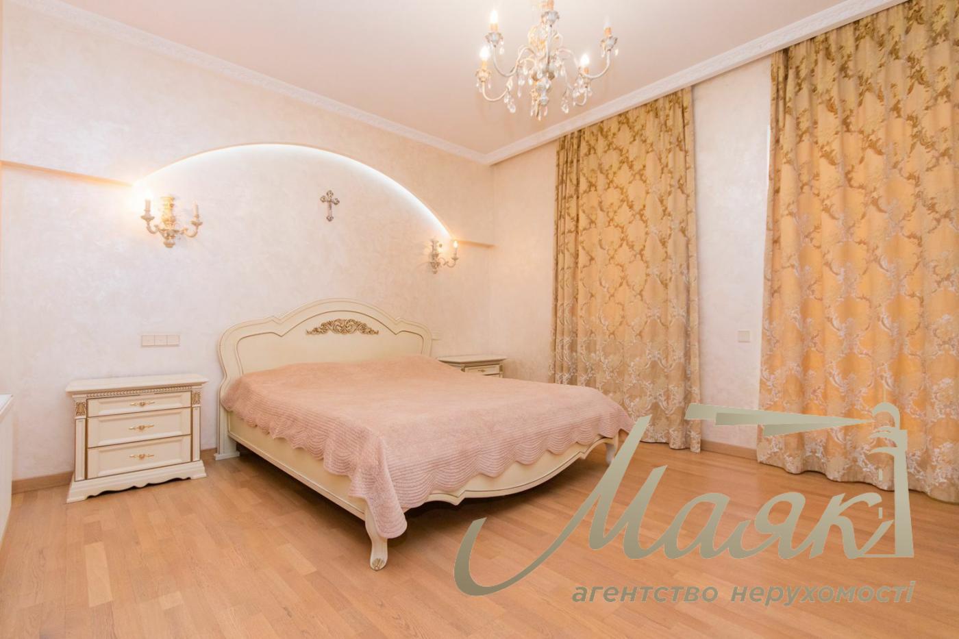 Продажа дома 280м2 на 15 сотках в Хотове., Авторский ремонт.