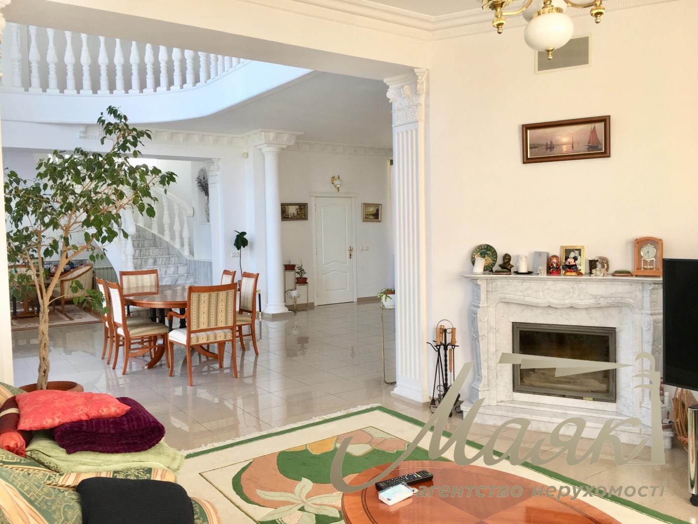 Rent 3-storey house 492,7m2, Lesniki