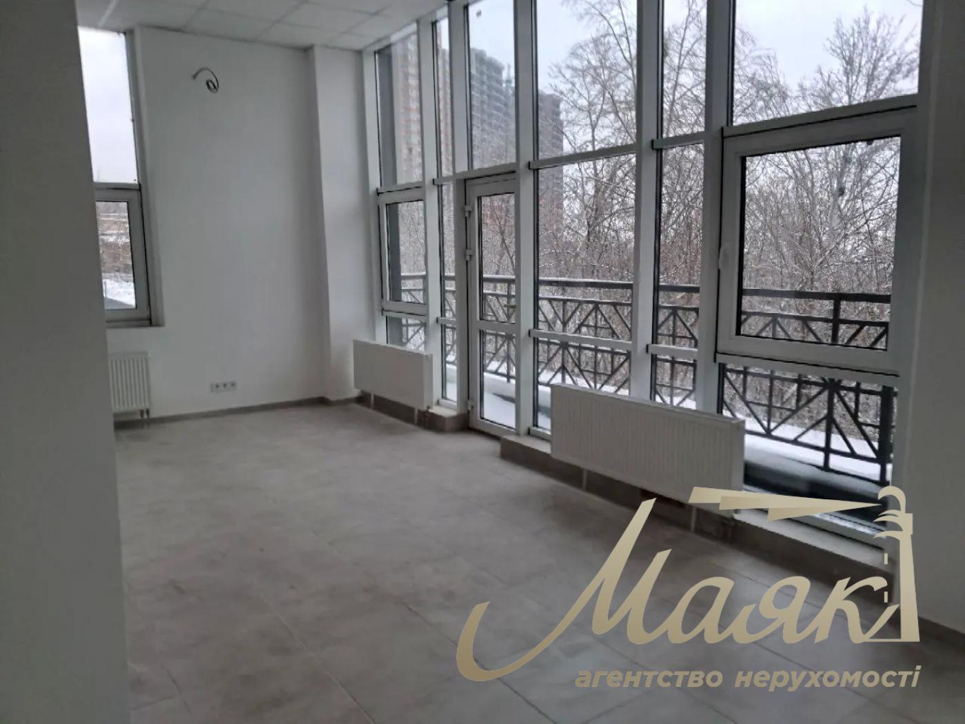 Аренда комерции фасад 202м2 в ЖК Кирилловский Гай, ул. Загоровская 1-Г (Багговутовская).