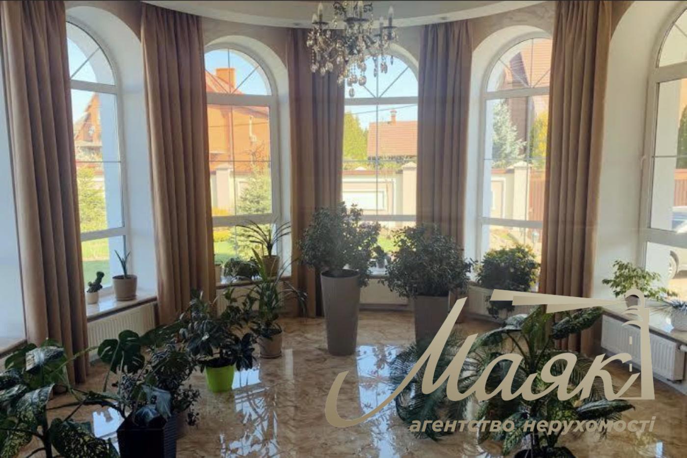 Оренда 4-х поверховий будинок 850м2, Чапаєвка