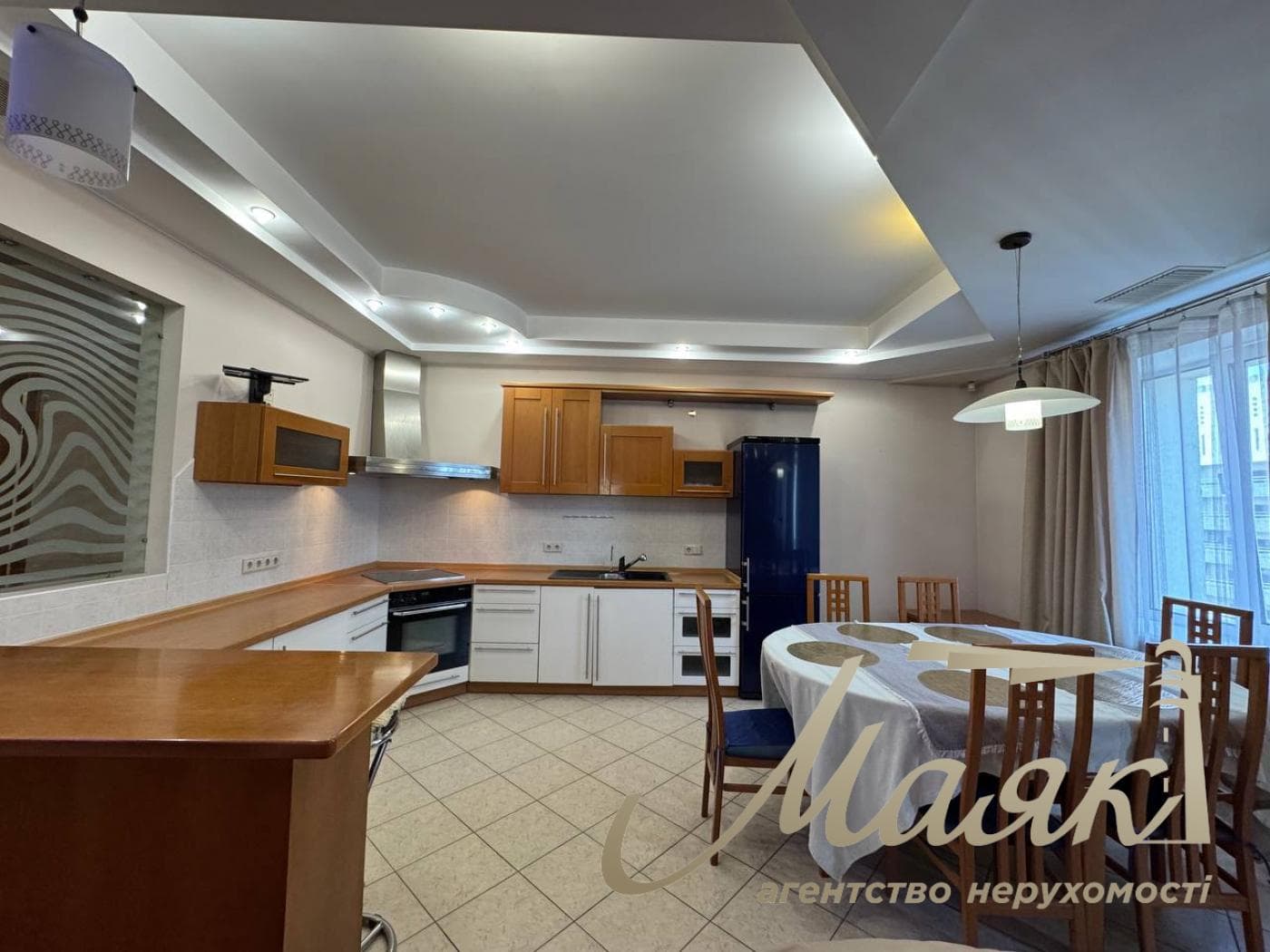 Продаж 3-х кімнатної квартири, Драгомирова, 4, Печерськ, Центр!