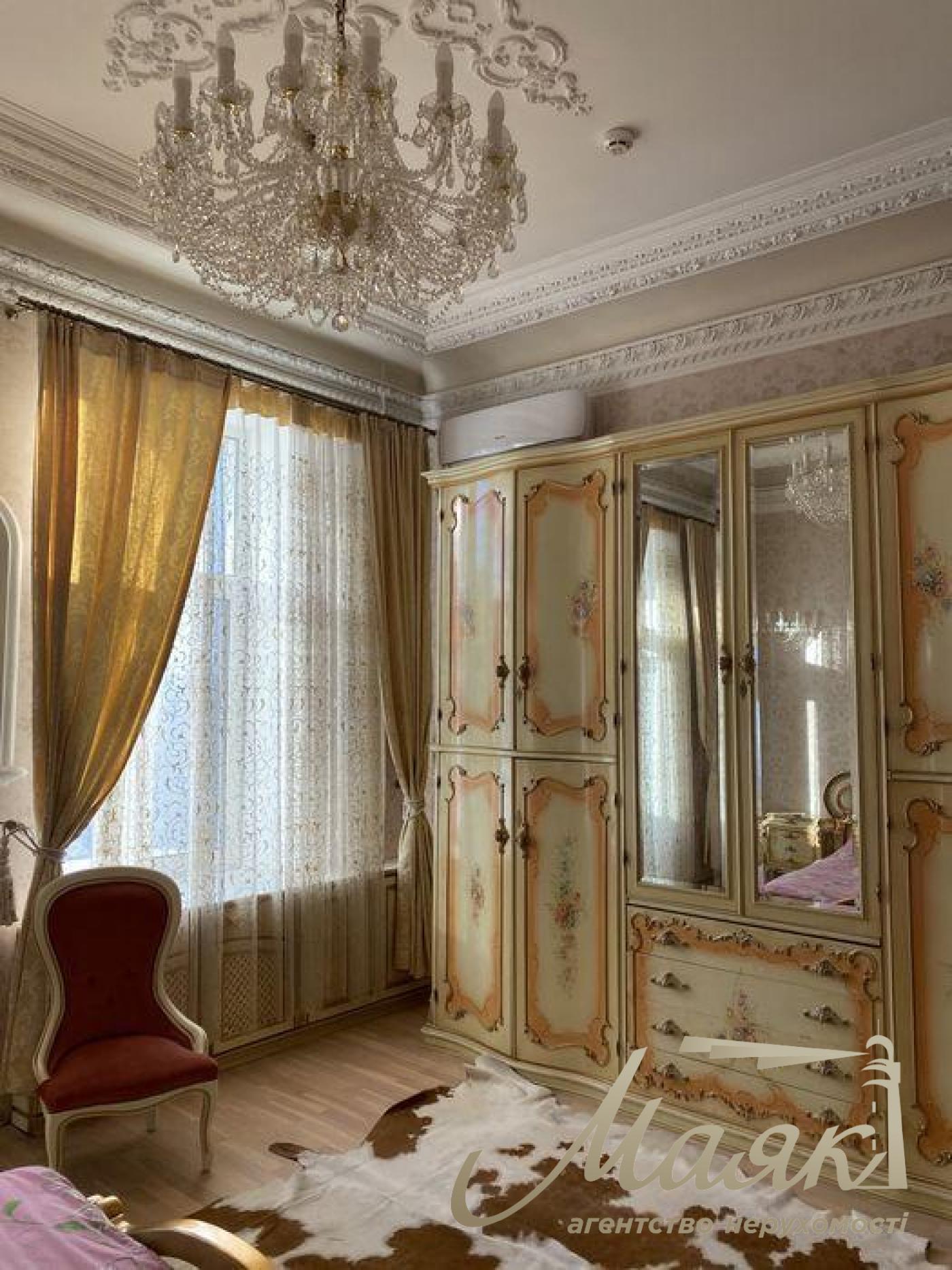 Аренда 4-комнатной квартиры в Центре, стм. Университет, Киев