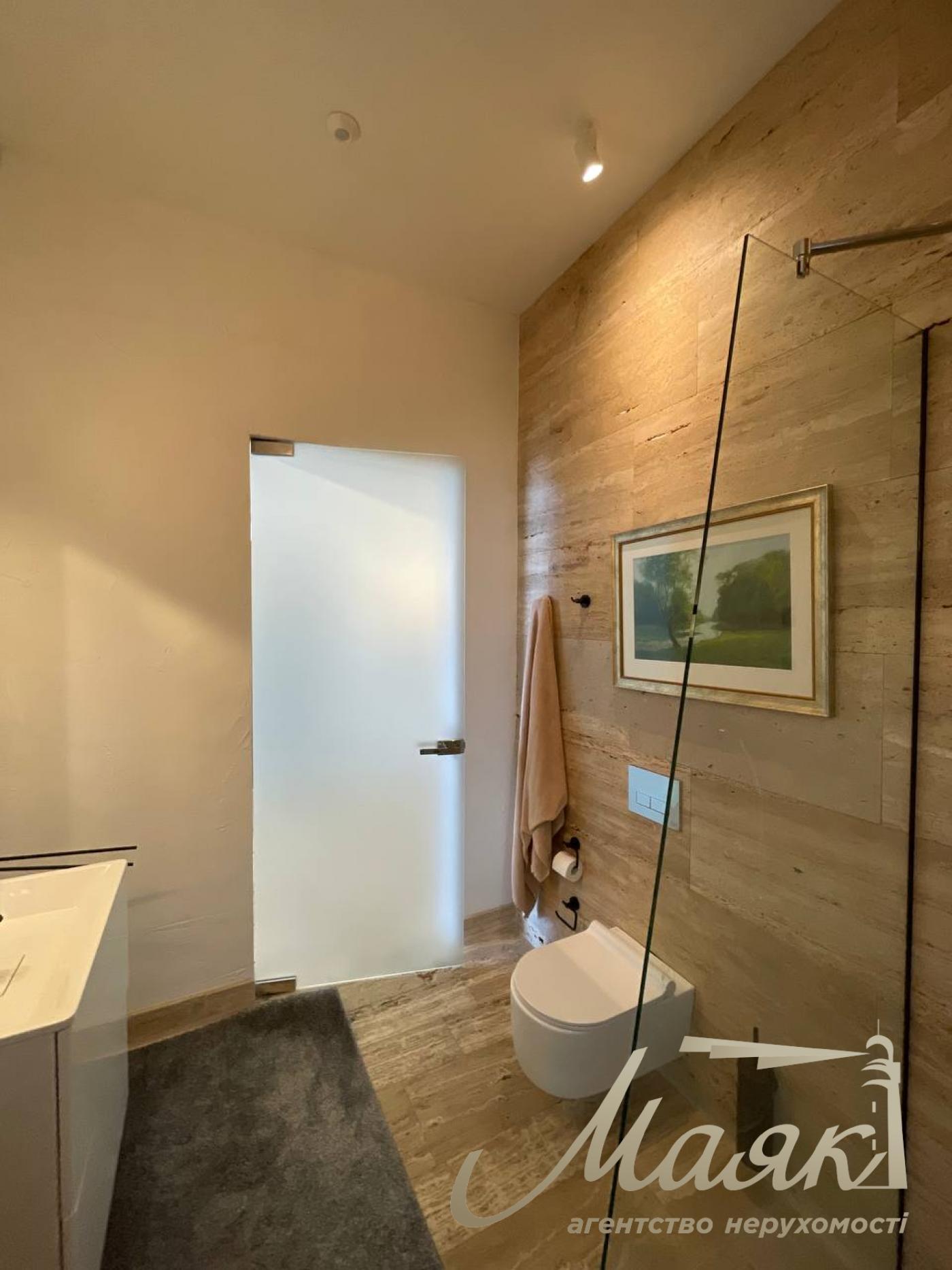 Оренда будинку Лісники- 200 м2 у котеджному містечку Хутір Ясний, з виходом на озеро, 10 соток