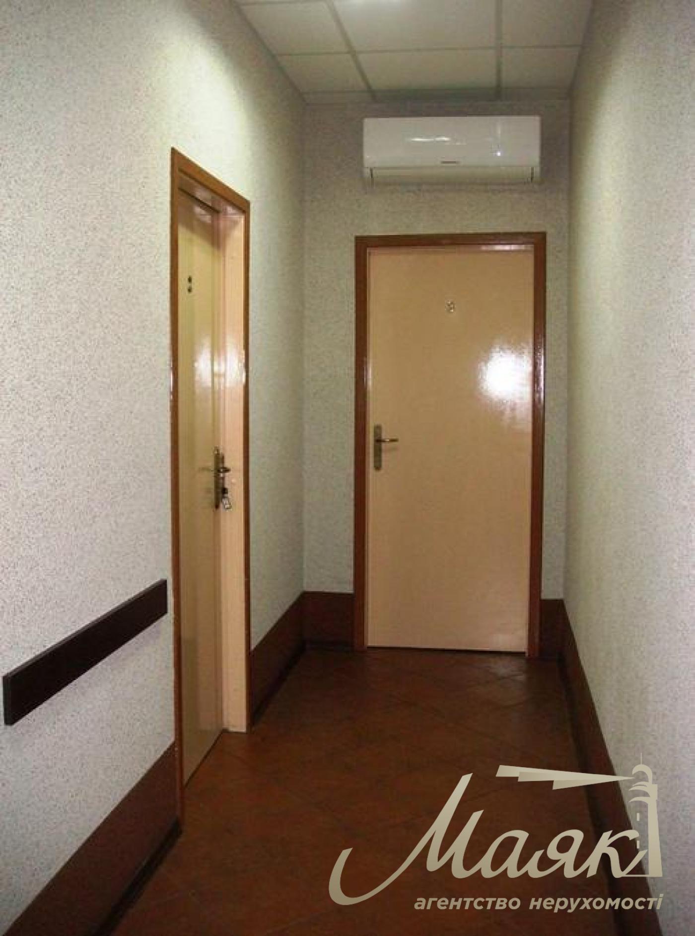 Оренда фасадного приміщення 134 м2 у Печерському районі, вул.Кіквідзе (Бойчука) 18А