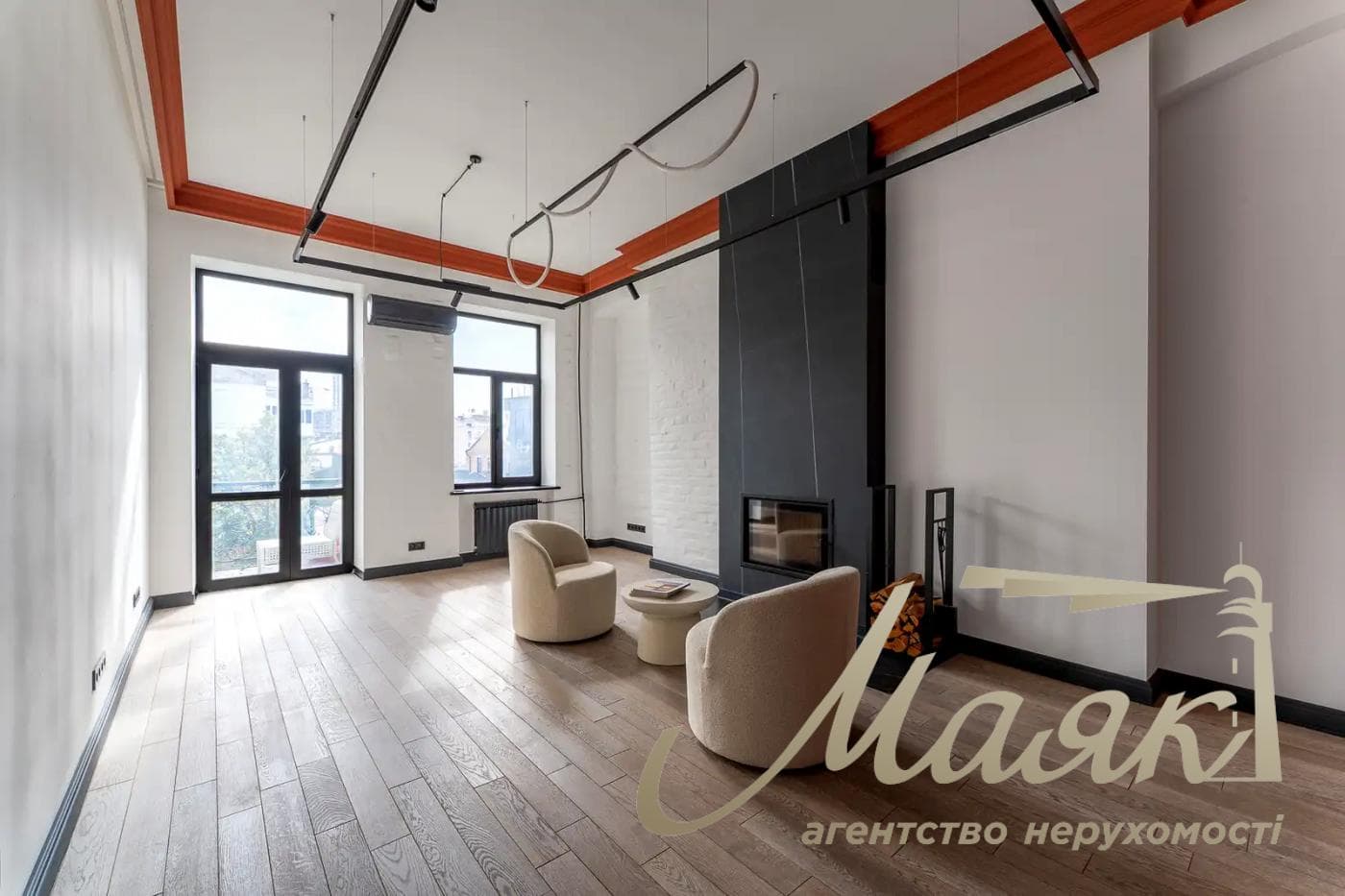 Оренда офісу площею 135 м² на вул. Скоропадського, 1, на площі Українських Героїв.
