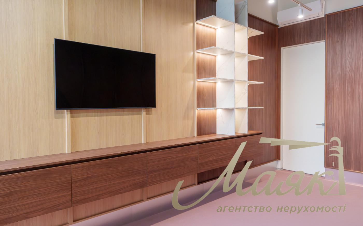 Продаж офісу з терасою ЖК Crystal Park Tower, пр. Перемоги (Берестейський)