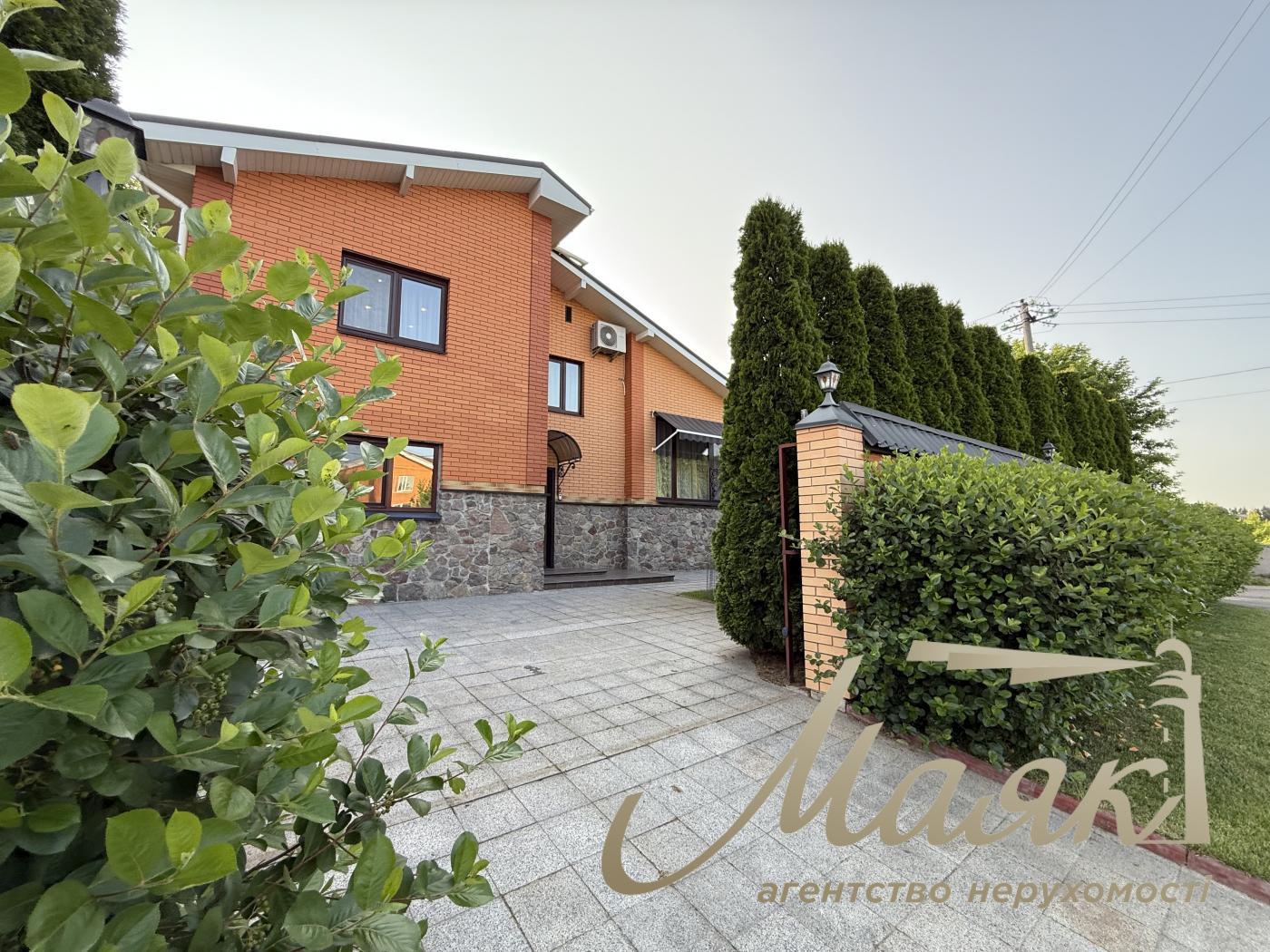 Оренда будинку 400 кв.м з тенісним кортом, великою зеленою територією | Бориспільський район| с.Гора