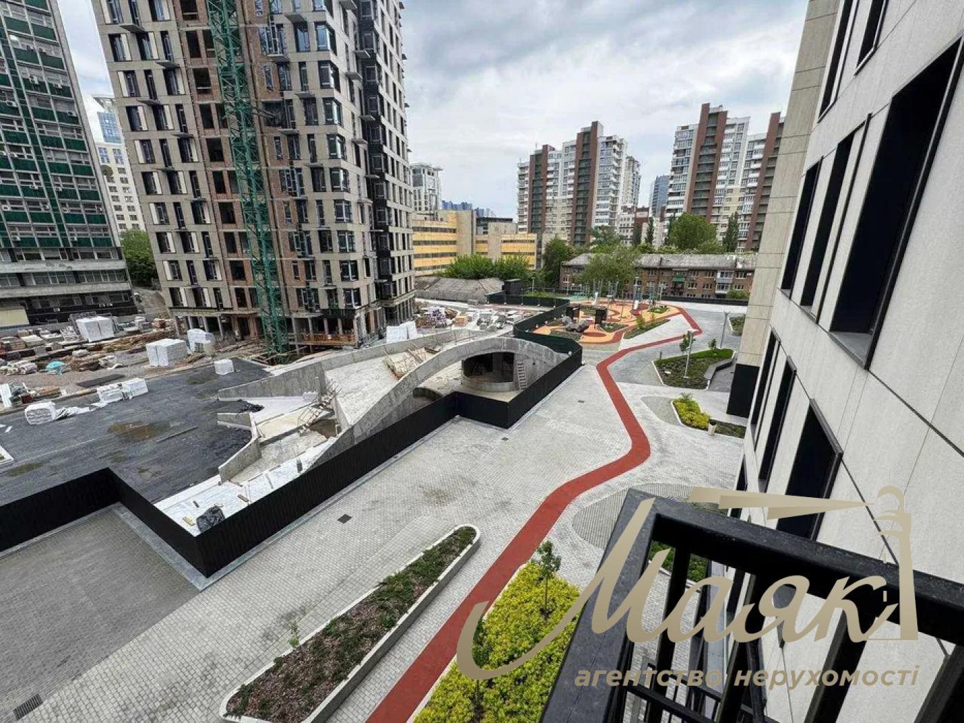 Продажа 4-комнатной квартиры ЖК Тринити, ул. В. Тютюнника