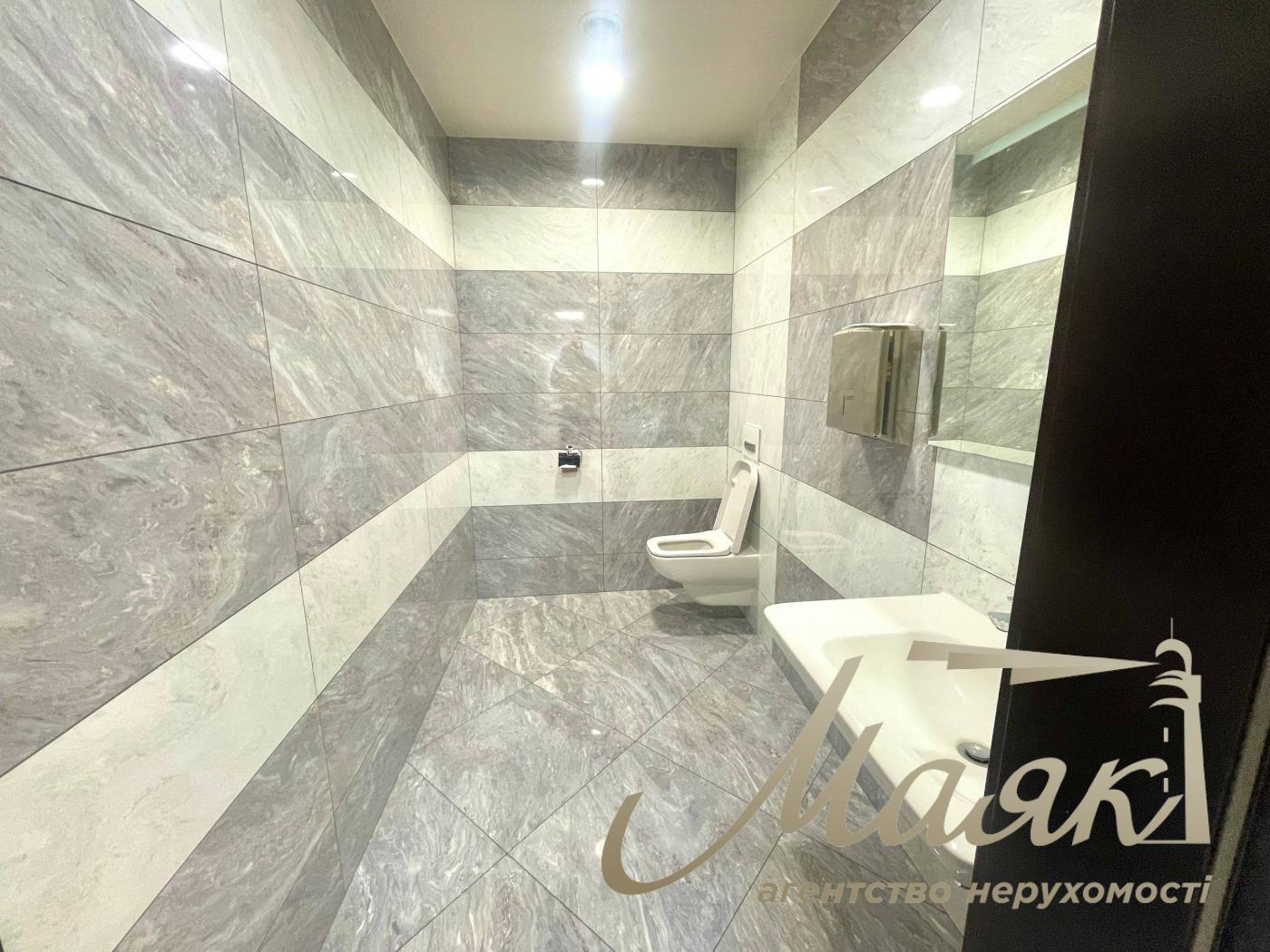 Office for rent in the Center of Kiev 192m2 Vladimirskaya str. 12 m. Maidan Nezalezhnosti