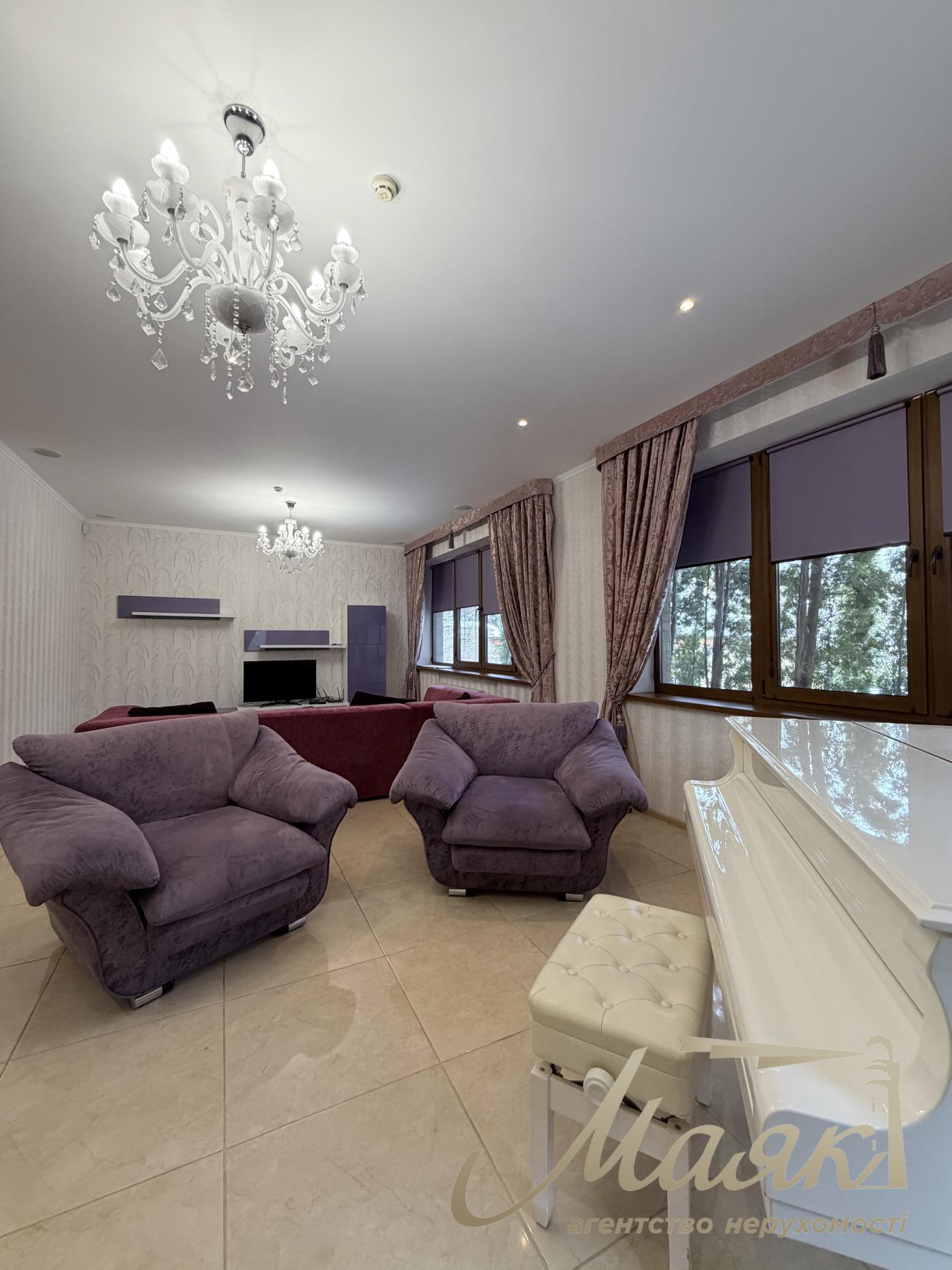 Rent 2-storey house 220m2 in. Ivankovici/Kruglyk, KG "Maetok"