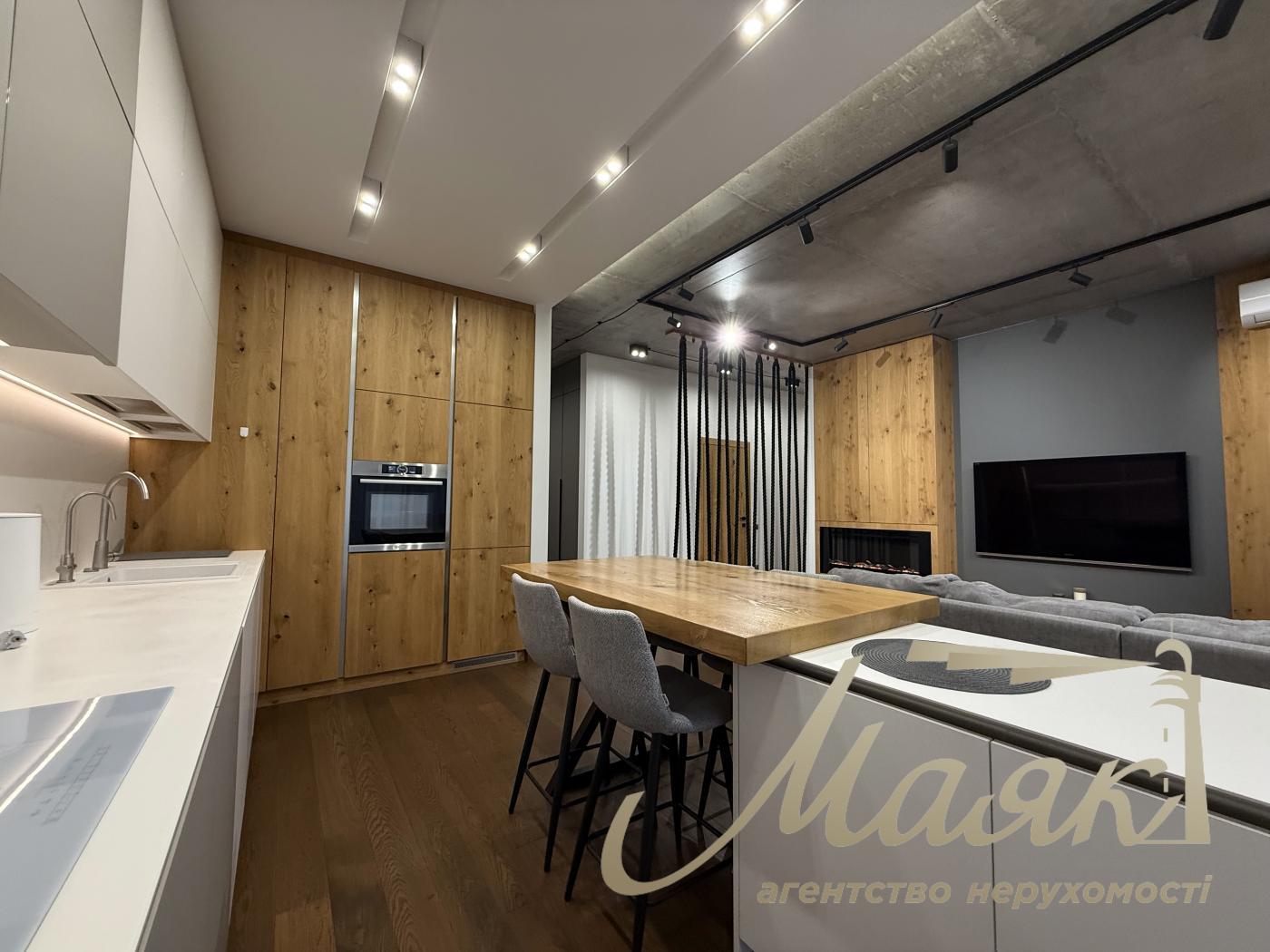Rent 3-room apartment in LCD Novopecherskie Lipki str. Andriy Verkhoglyada (Mykhaila Dragomirov), 11-V