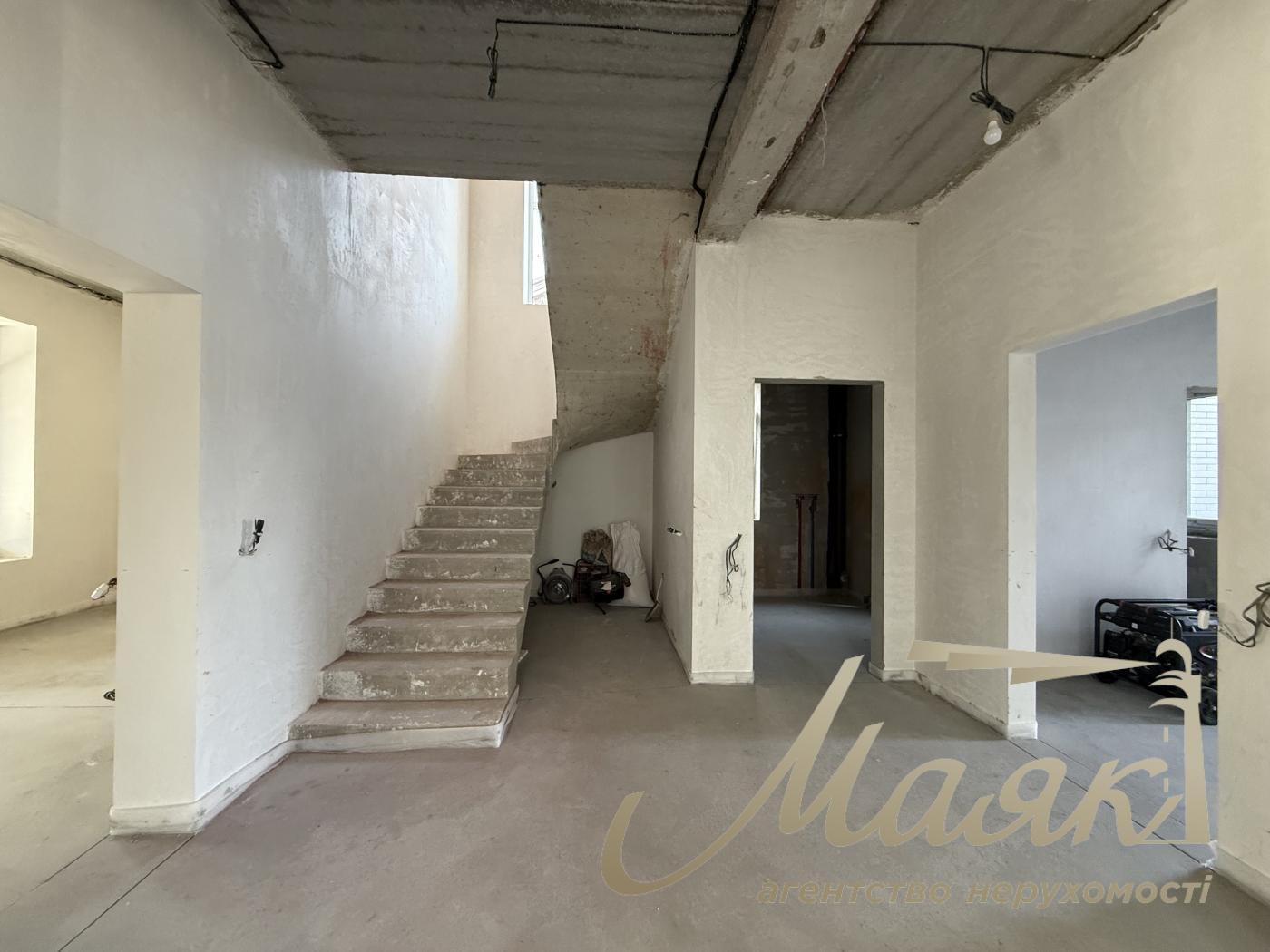 Продажа 2х-этажного дома 135м2 участок 8 соток с.Ходосовка, Киево-Святошинский район