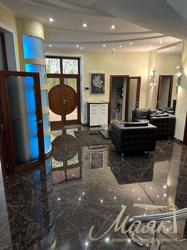 Оренда затишного будинку площею 560 кв.м у с.Козин (Конча-Заспа).