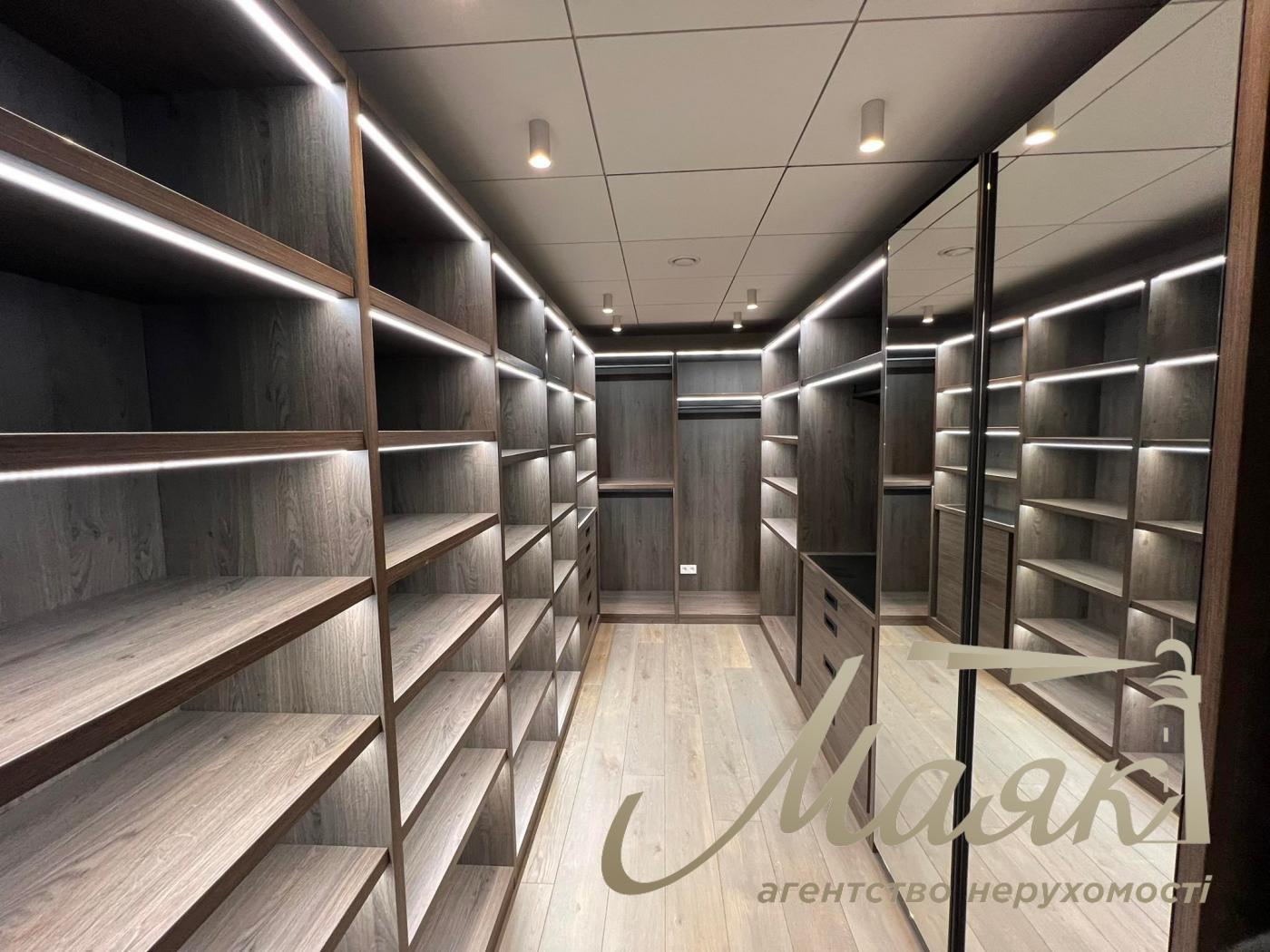 Продаж сучасного будинку в Конча-Заспі, Козин, у сосновому лісі, район котеджного містечка "Сосновий Бір".