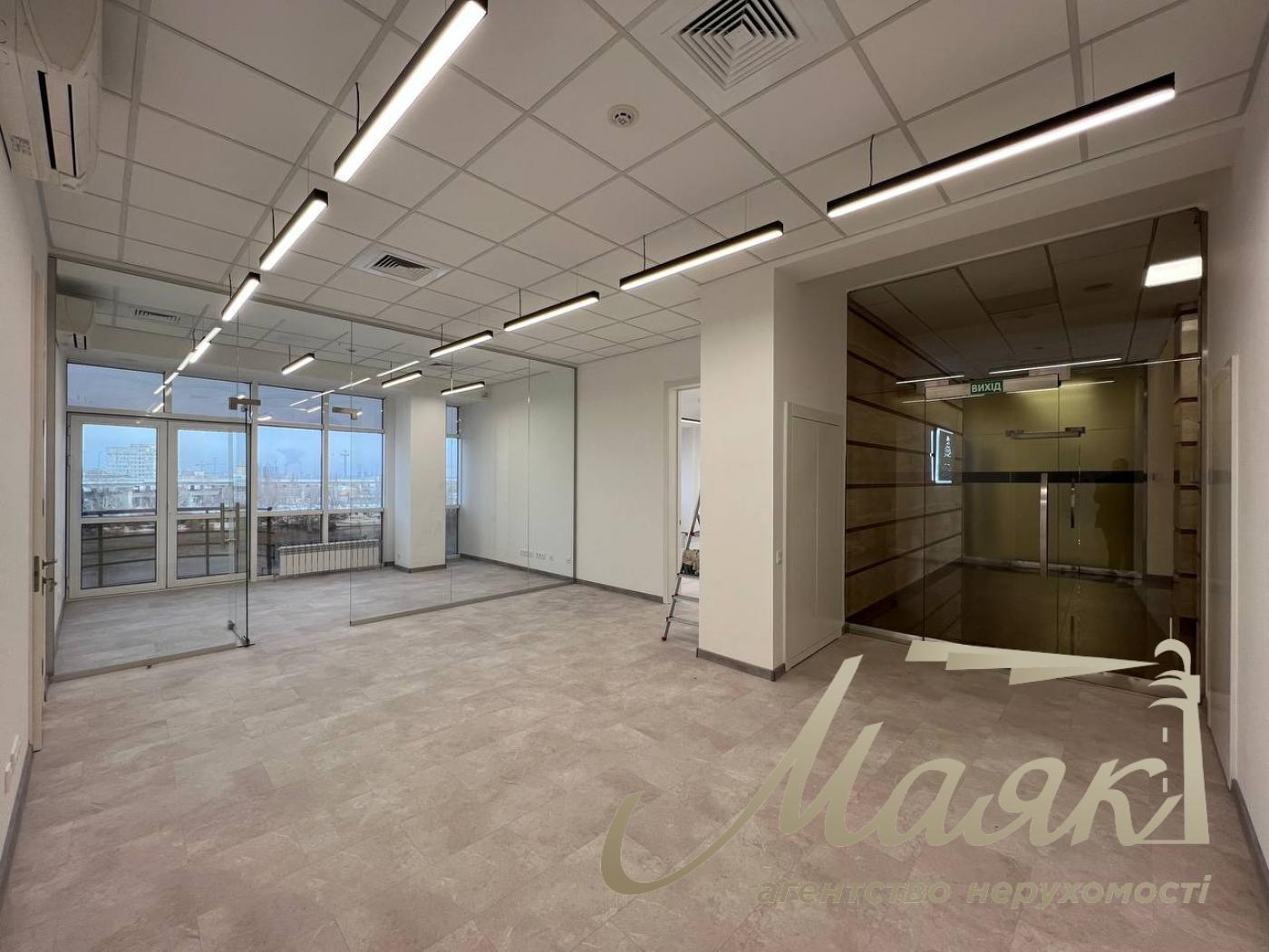 Office for rent with renovation 400m2, Verkhniy Val, Podol
