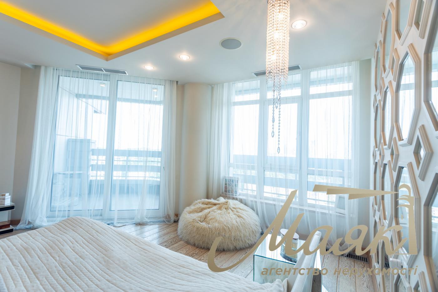 Rent 180m2 view apartment in LCD Novopecherskie Lipki, Andriy Verkhoglyada/Dragomirov Street 5, Pechersk, Kyiv